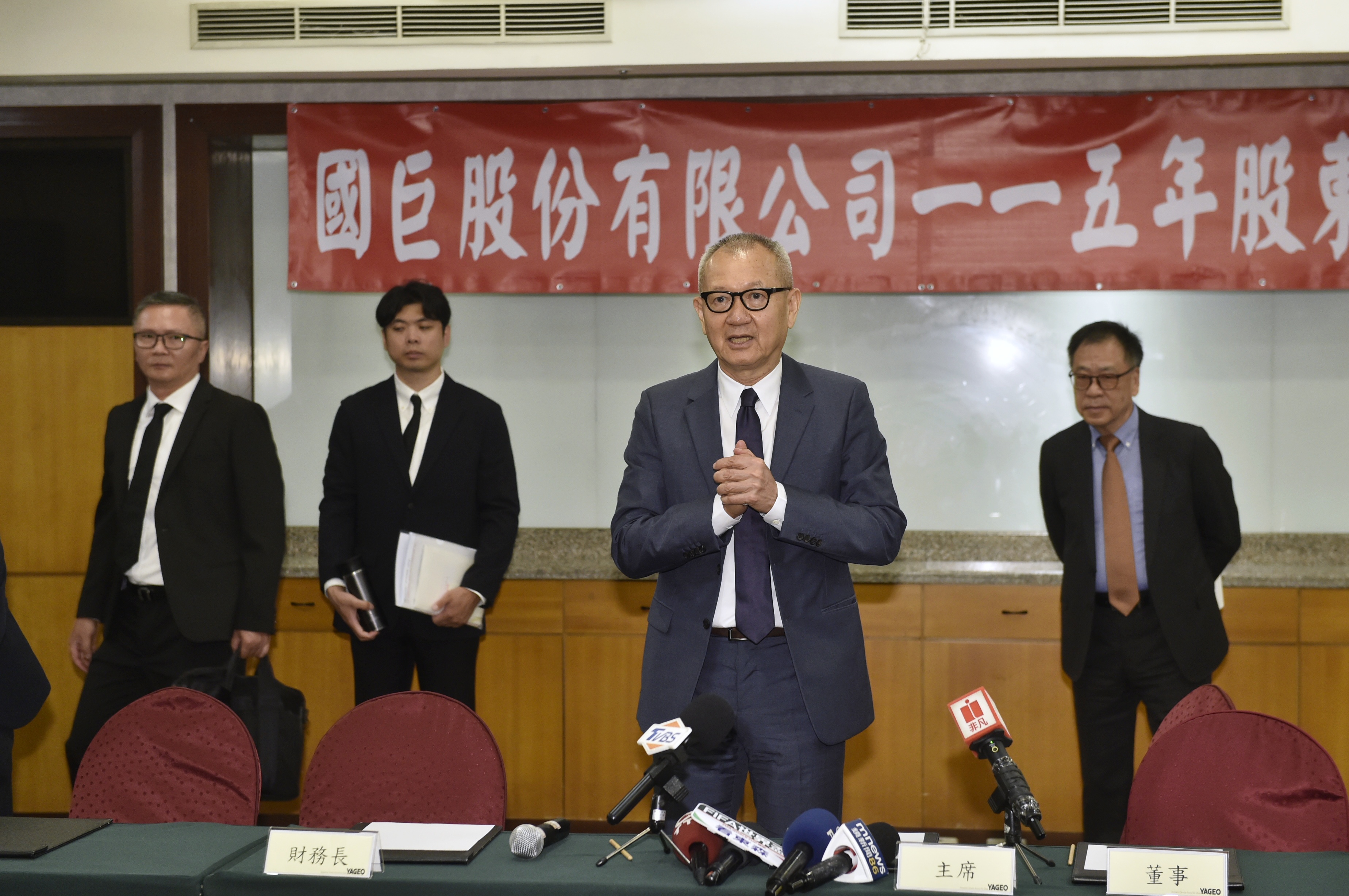國巨董事長陳泰銘於股東會談及AI展望。