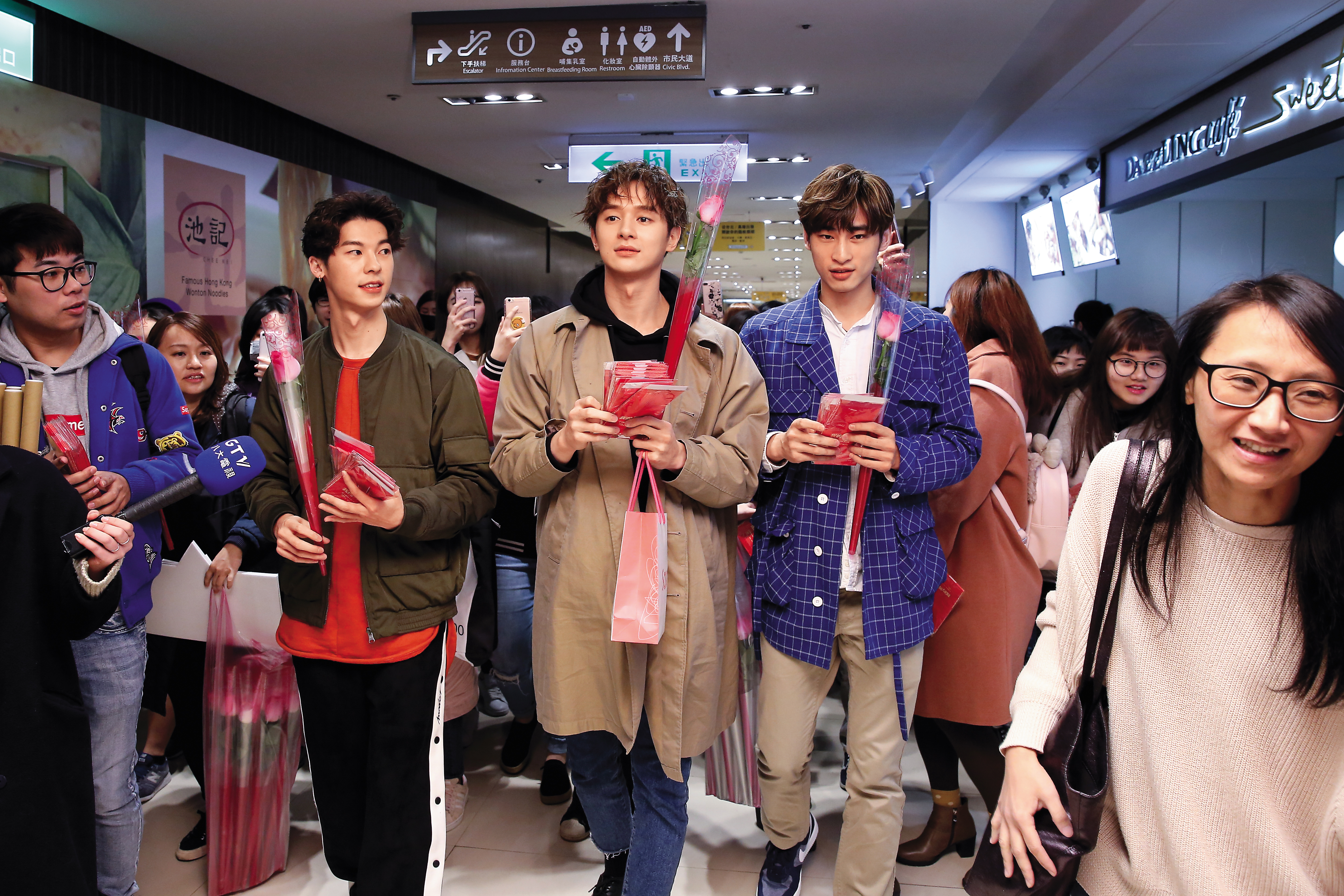 章廣辰（右起）、張軒睿與許光漢曾為八大《我的男孩》在情人節一起造勢，當時張軒睿是主角。