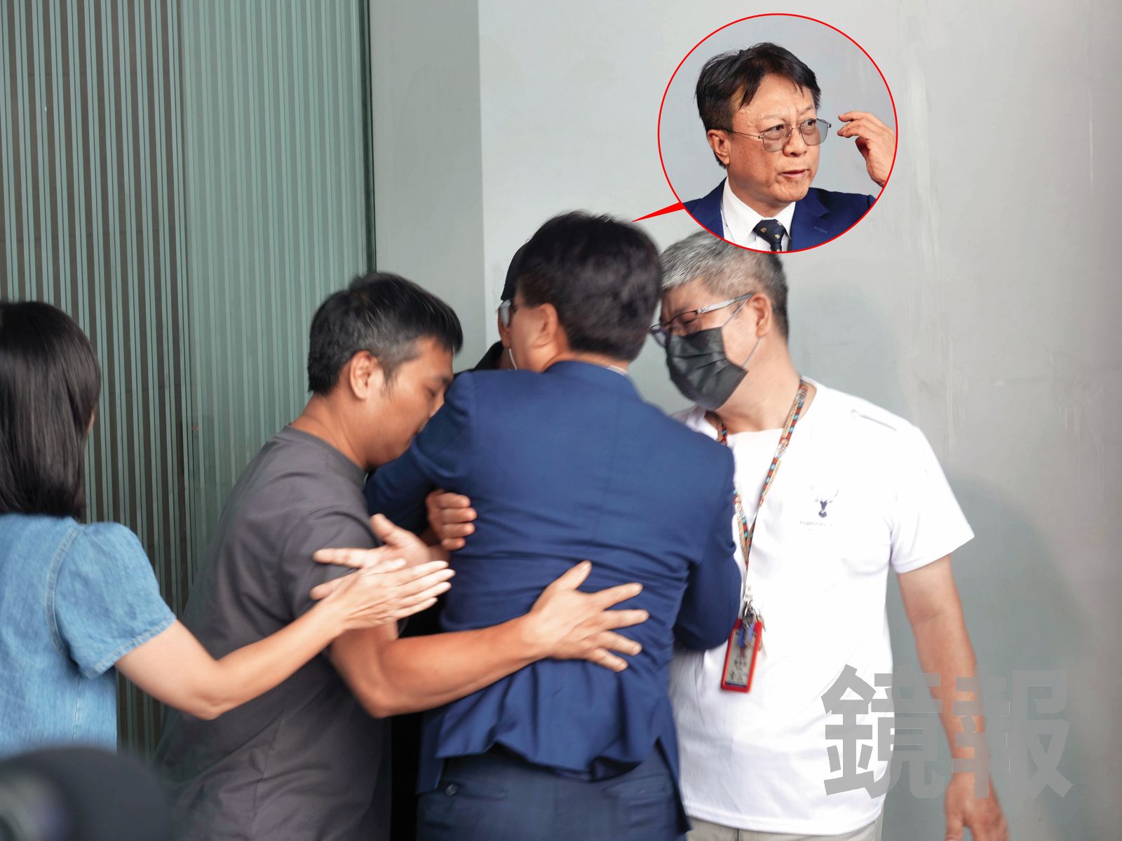卓伯源未受邀中天辯論會，怒轟不公，一度大鬧現場。（鏡報劉耀勻）