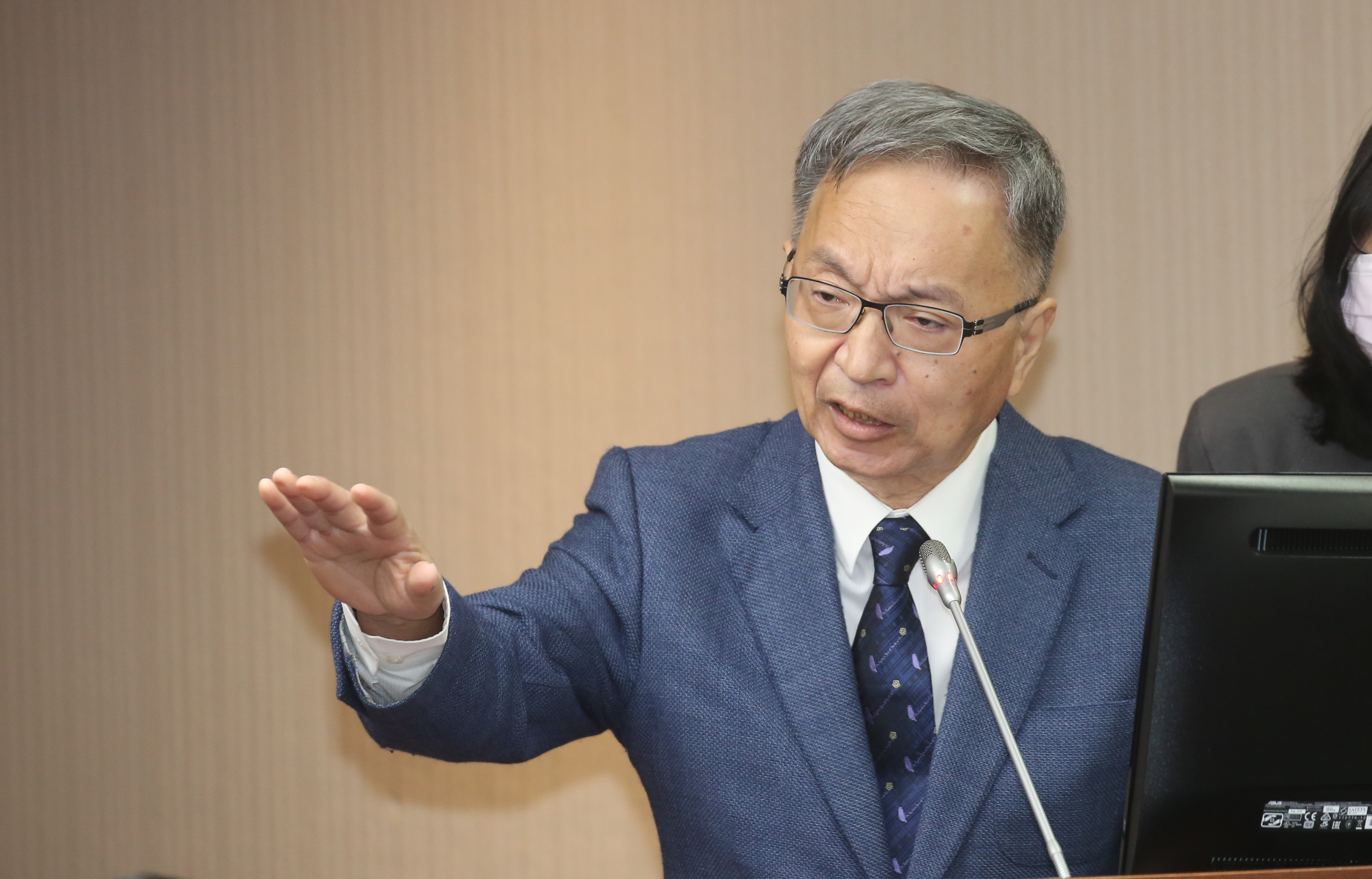 衛福部長薛瑞元個人反對推動安樂死合法化，強調關鍵在於「執行者是醫師」。（本刊資料照）