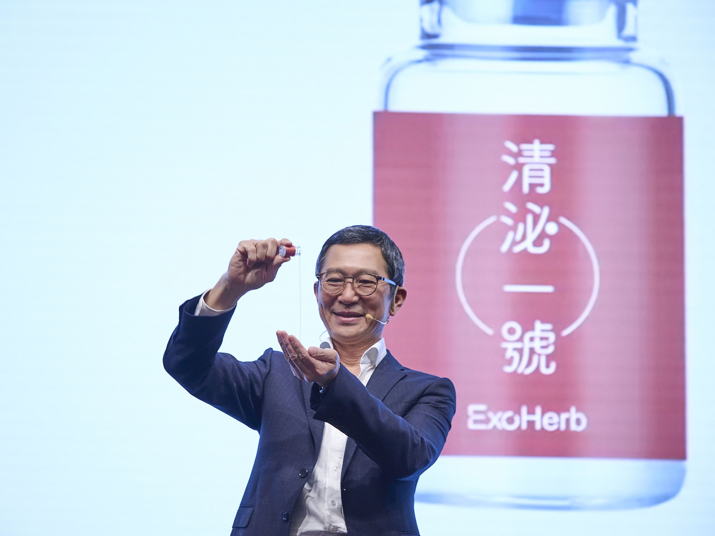 訊聯細胞智藥董事長蔡政憲表示,「清泌一號」首波應用聚焦於皮膚、毛髮與私密處保養,未來並可望延伸至多種應用。(訊聯提供)