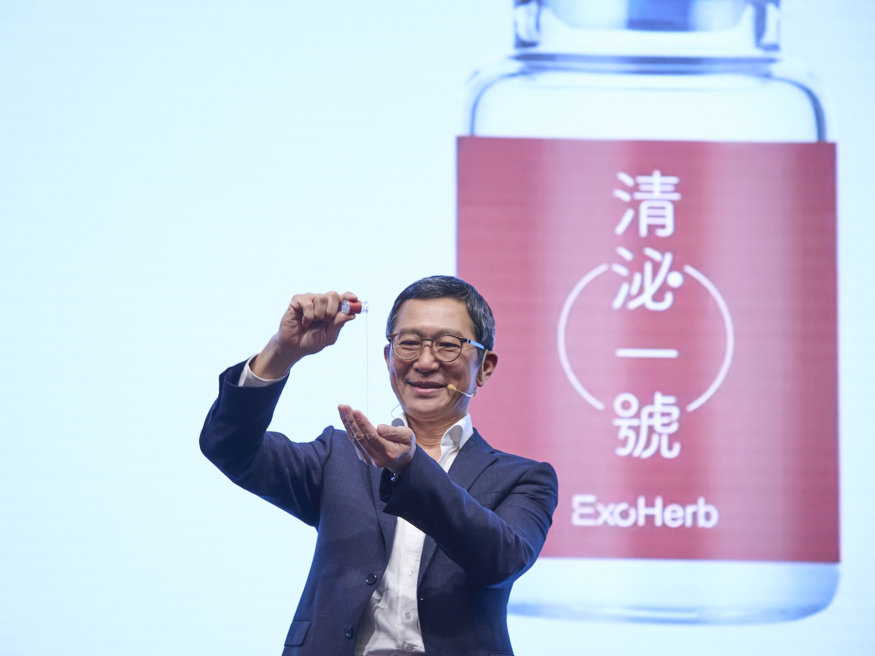 訊聯細胞智藥董事長蔡政憲表示，「清泌一號」首波應用聚焦於皮膚、毛髮與私密處保養，未來並可望延伸至多種應用。（訊聯提供）