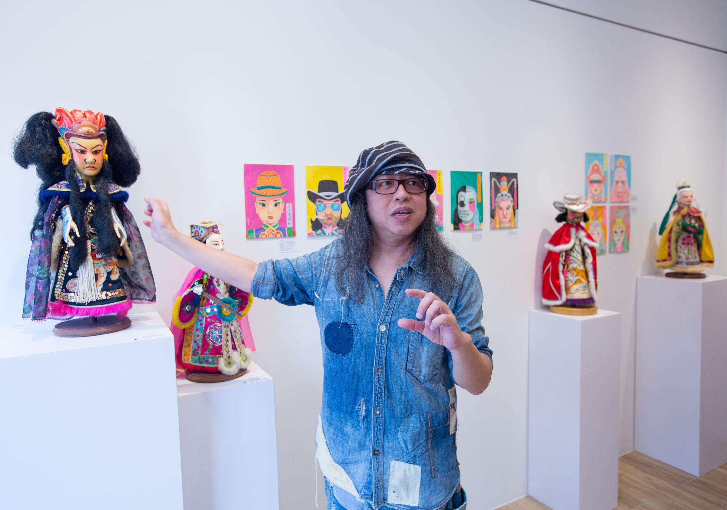 可樂王在自己家鄉基隆推出特展《掌風一出地球反三輾—可樂王布袋戲藝術收藏展》,將私家珍藏的布袋戲偶拿出來,以自己的作品與布袋戲偶對話,揭密創作的靈感來源。