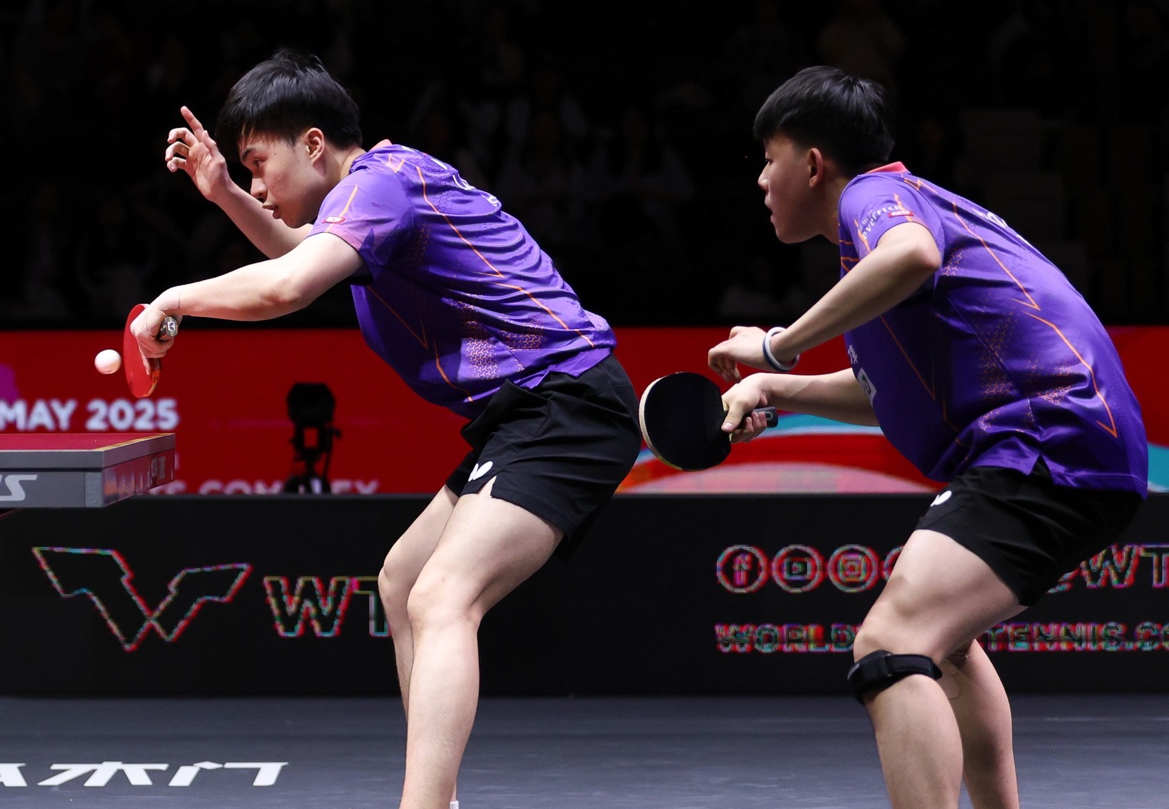 林昀儒（左）、高承睿（右）闖入世錦賽男雙金牌戰。（翻攝World Table Tennis臉書）