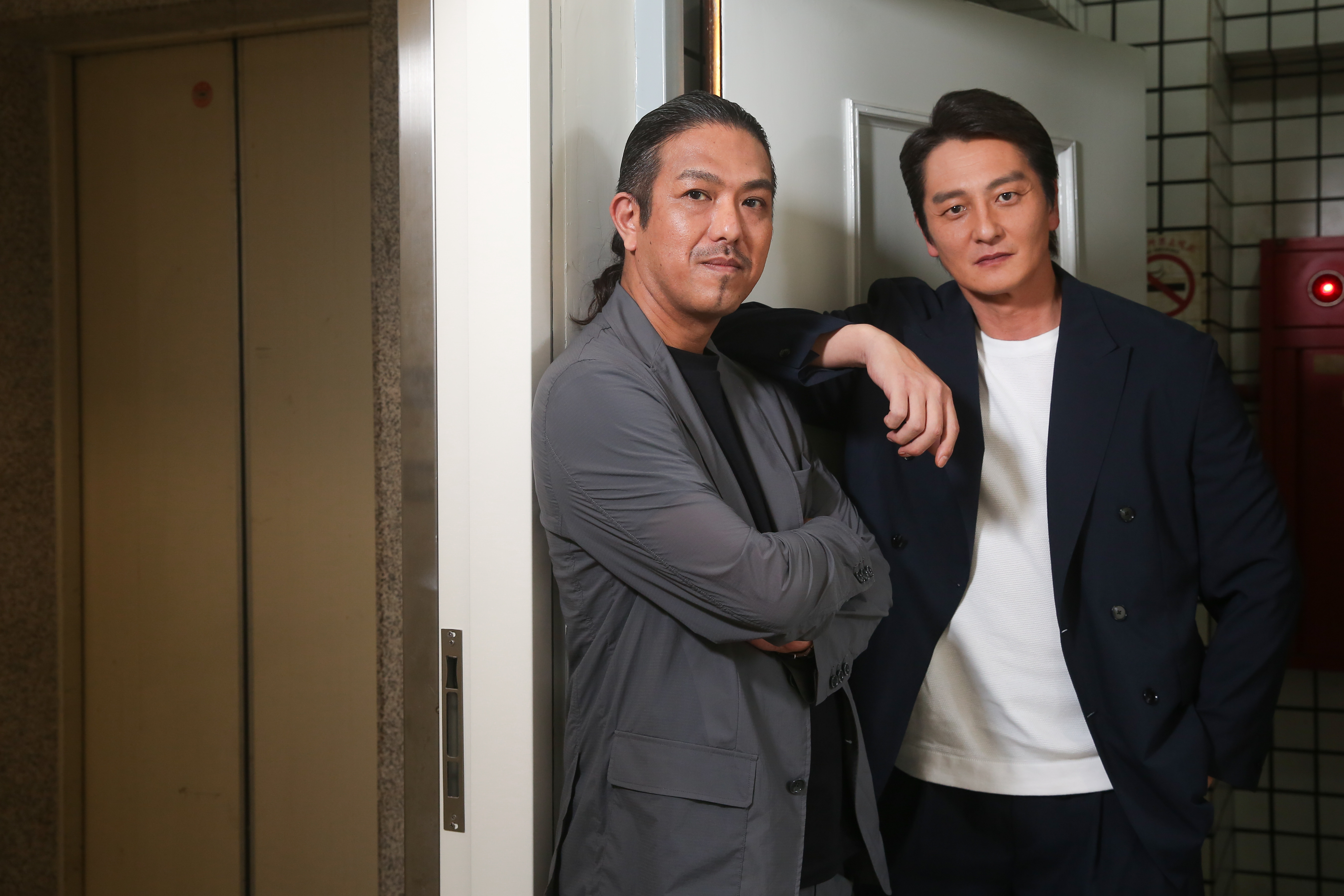 製作人鈴木祐介（右）與主角本宮泰風去年來台勘景，敲定10週年第一彈企劃就是電影版《冰室蓮司：日本統一 台灣篇》。