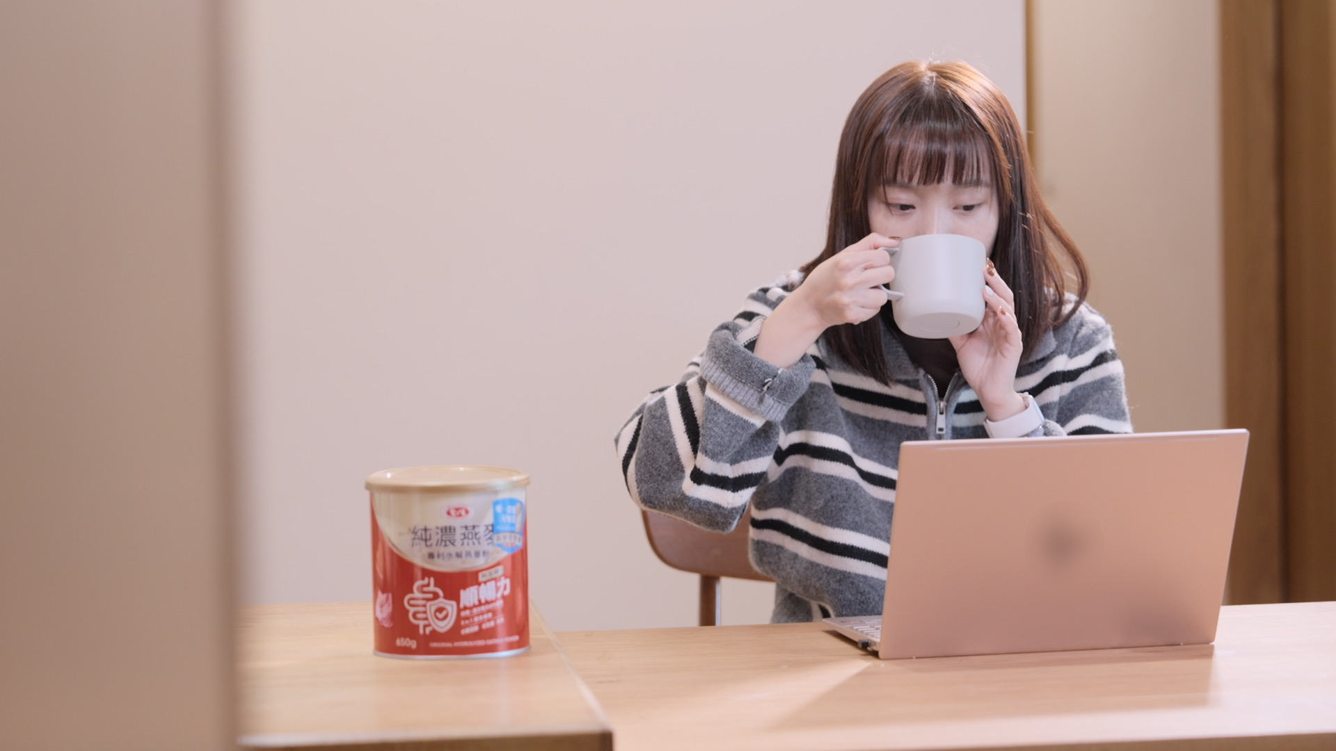 愛之味「純濃燕麥專利水解燕麥粉」主打即沖即飲的便利性，讓膳食纖維補充更容易融入日常。