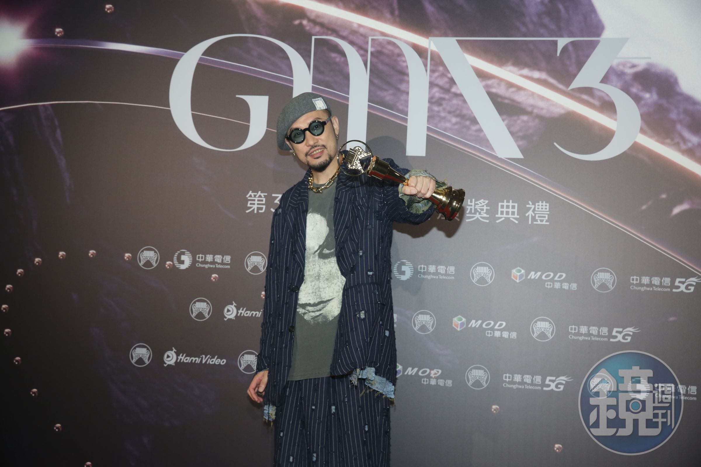 MC HotDog熱狗在金曲表演時碰上麥克風故障。