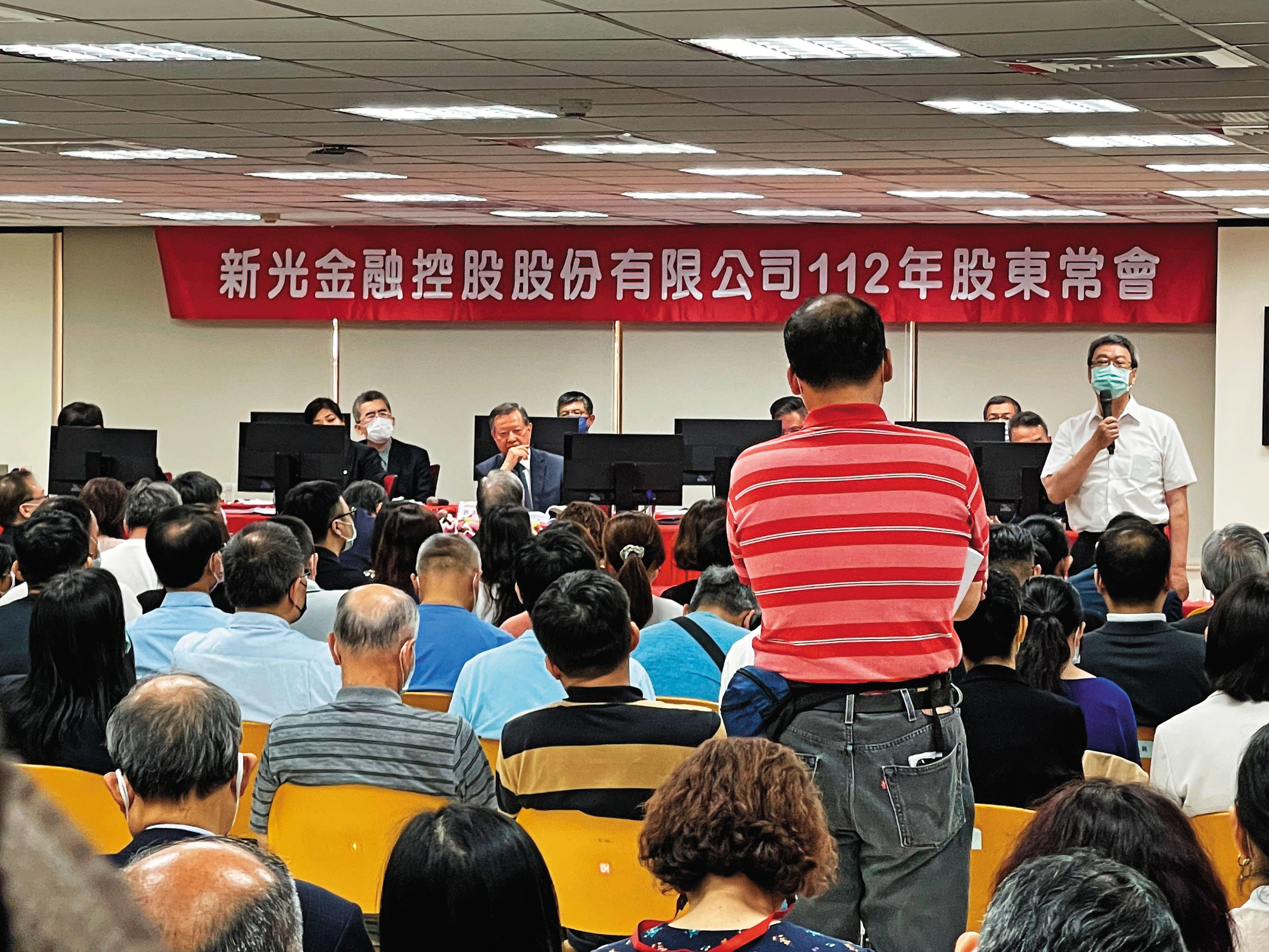 去年新光金股東會改選，吳東亮力助改革派取得新光金經營權。