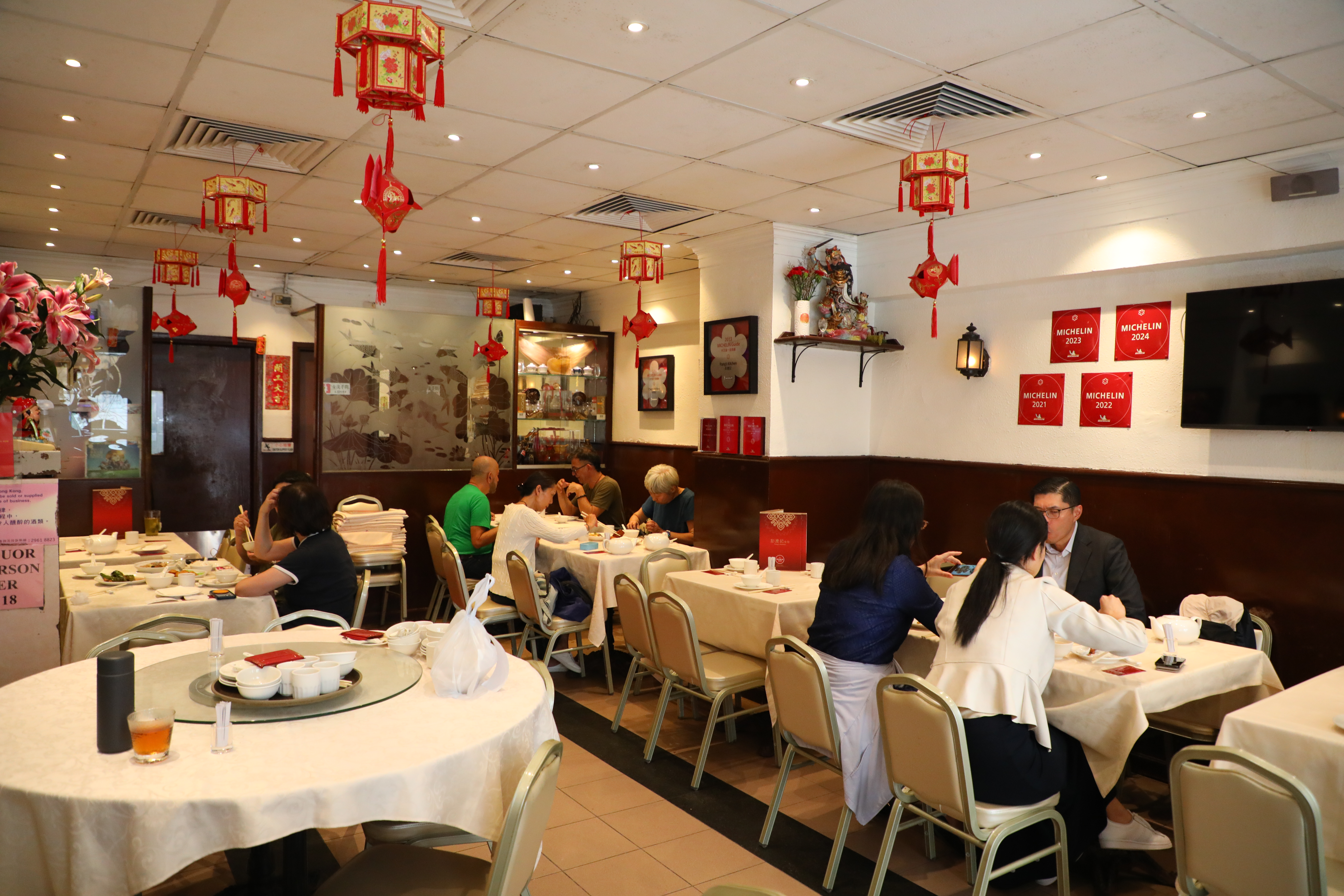 「彭慶記食家」裝潢並不豪華，座位不多，建議預約。