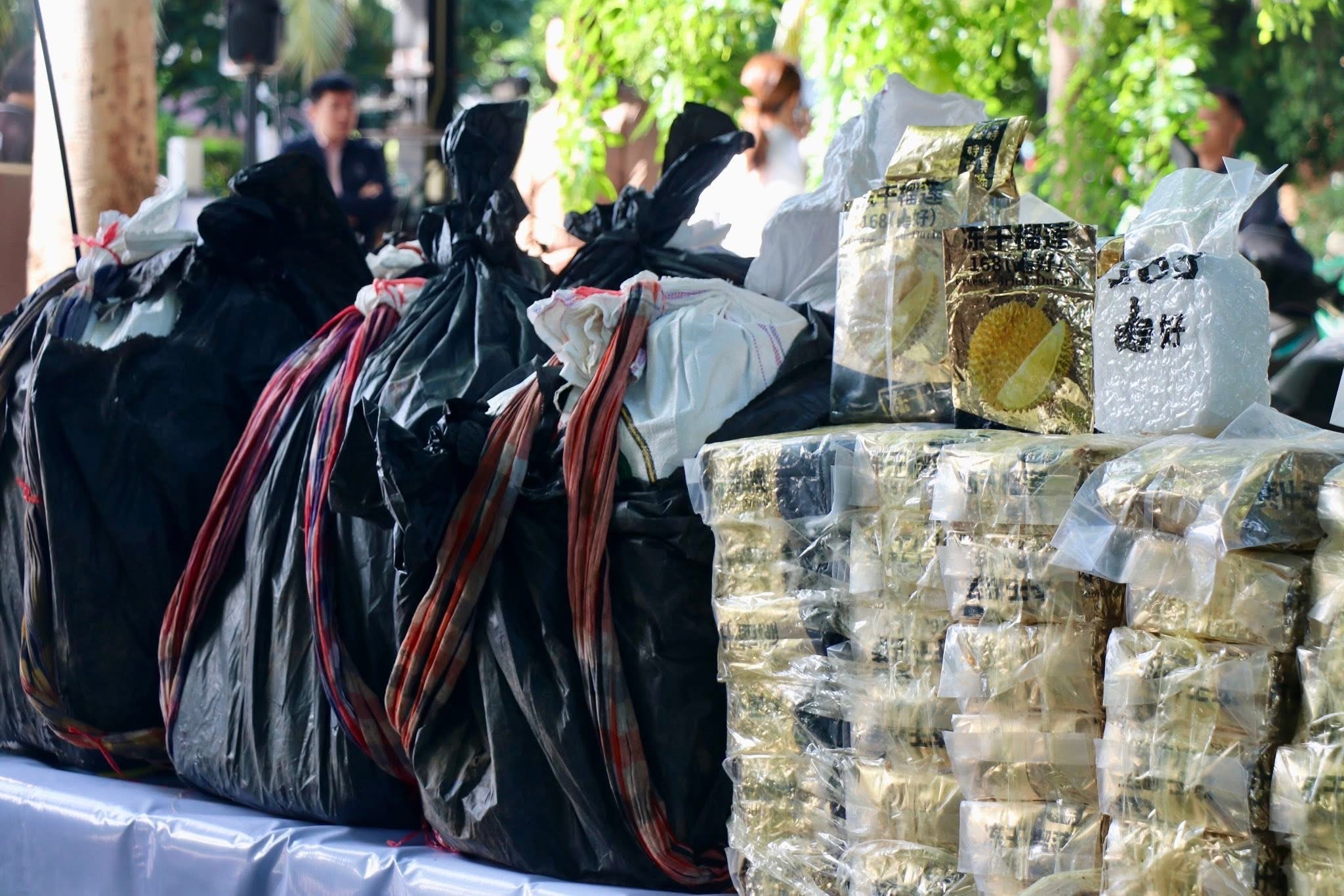 清邁警方在凌晨一輛皮卡車，破壞一宗大型毒品走私案。（翻攝自臉書@สำนักงาน ป.ป.ส. - ONCB）