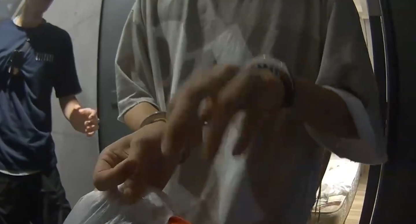 陳男坦承加入詐團幫忙領錢，訊後依詐欺及洗錢防制法送辦。（翻攝畫面）