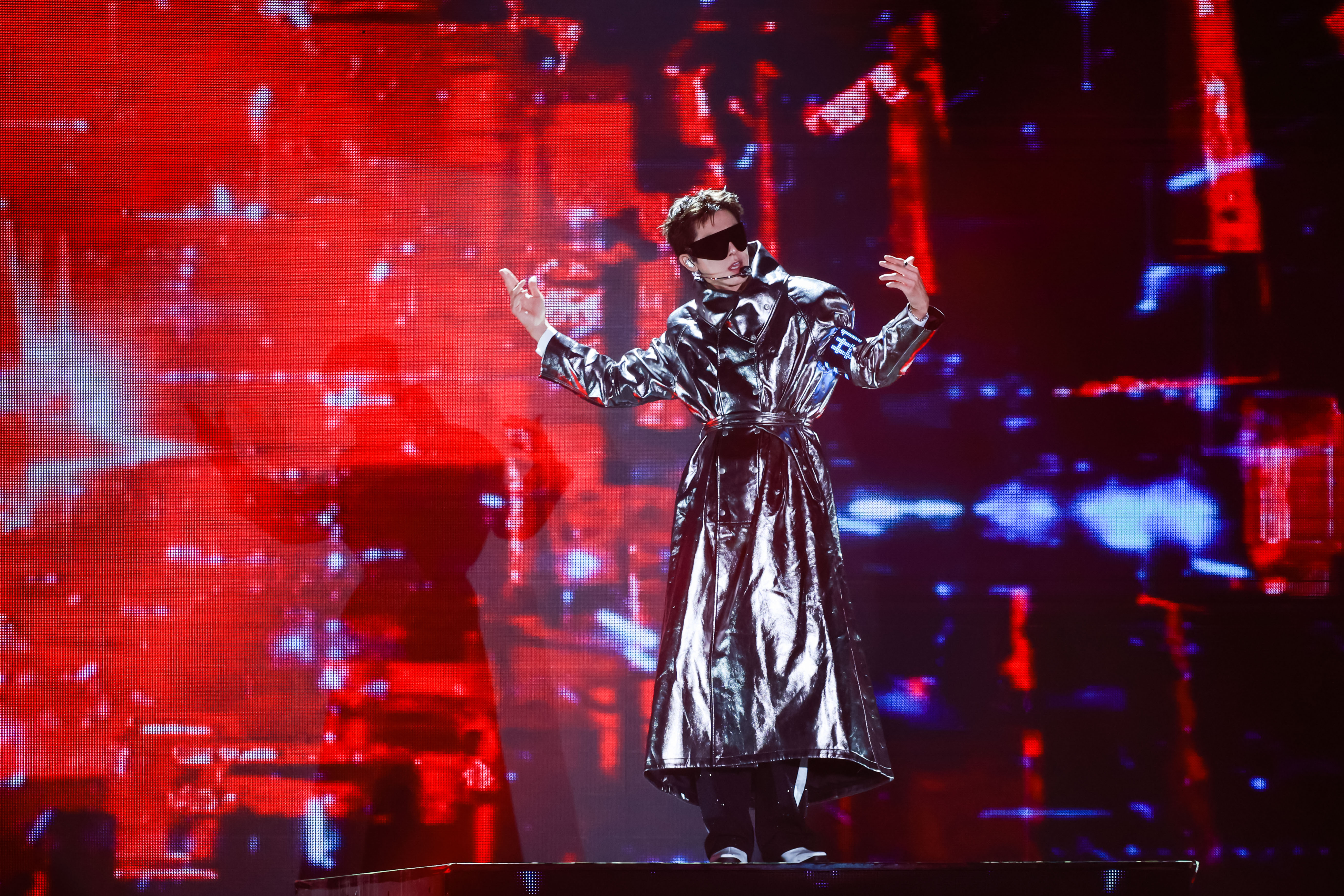 東方神起允浩首度個人巡演台北站登場,連換5套造型帶來20多首歌曲,熱情與台灣仙后見面。(SHINING DECHNOLOGY提供)