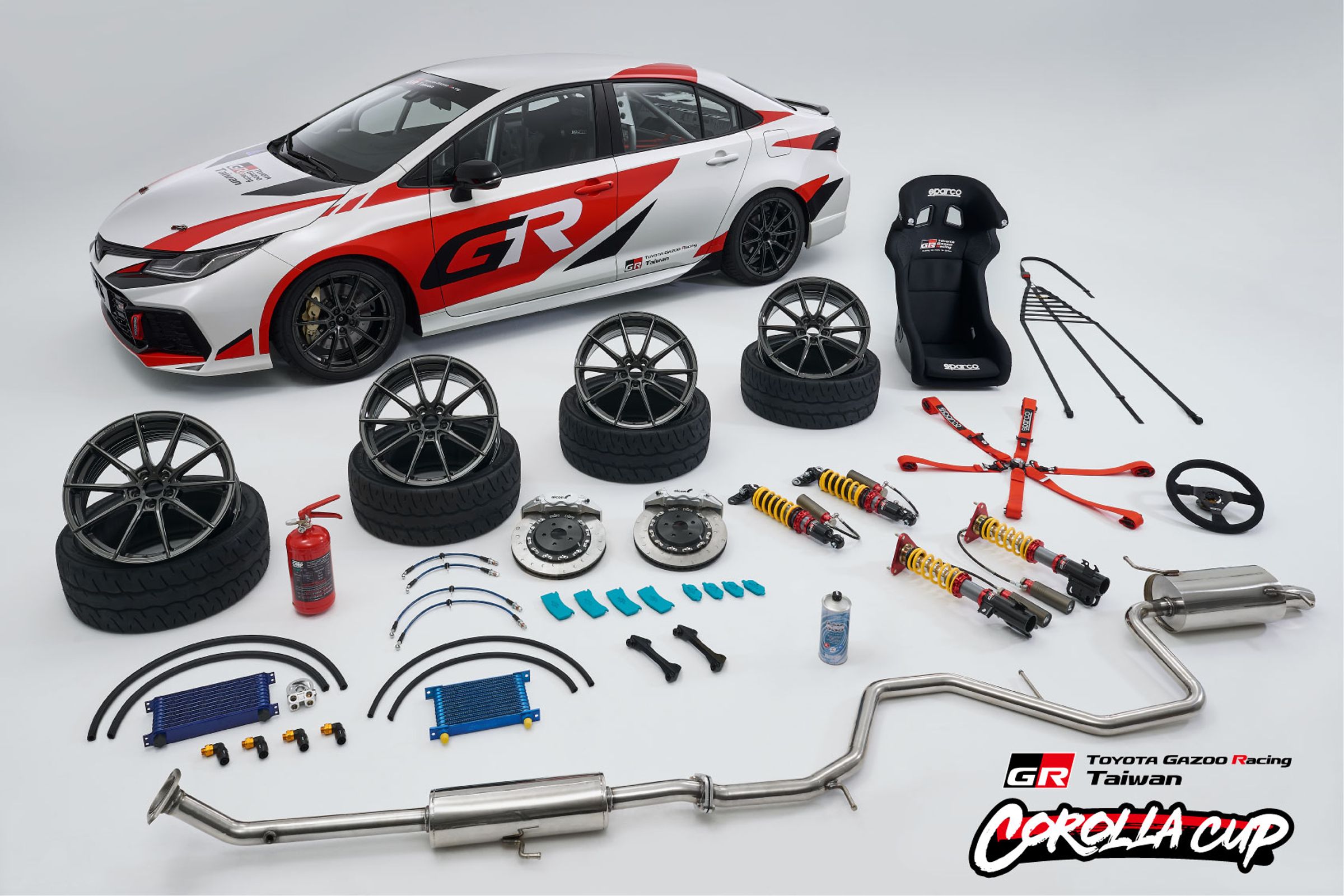 Corolla Cup統規賽車採用FIA認證Sparco賽車椅及六點式安全帶,與Corolla Altis GR SPORT採相同動力系統並進行冷卻強化、懸吊及煞車系統進行優化。