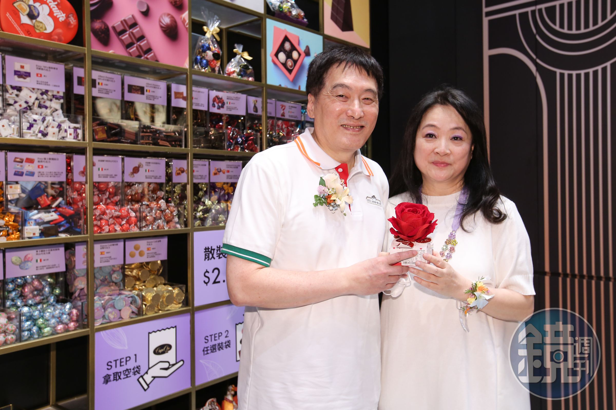 統一集團再開出大型複合商場，羅智先、高秀玲夫婦也一同出席活動。