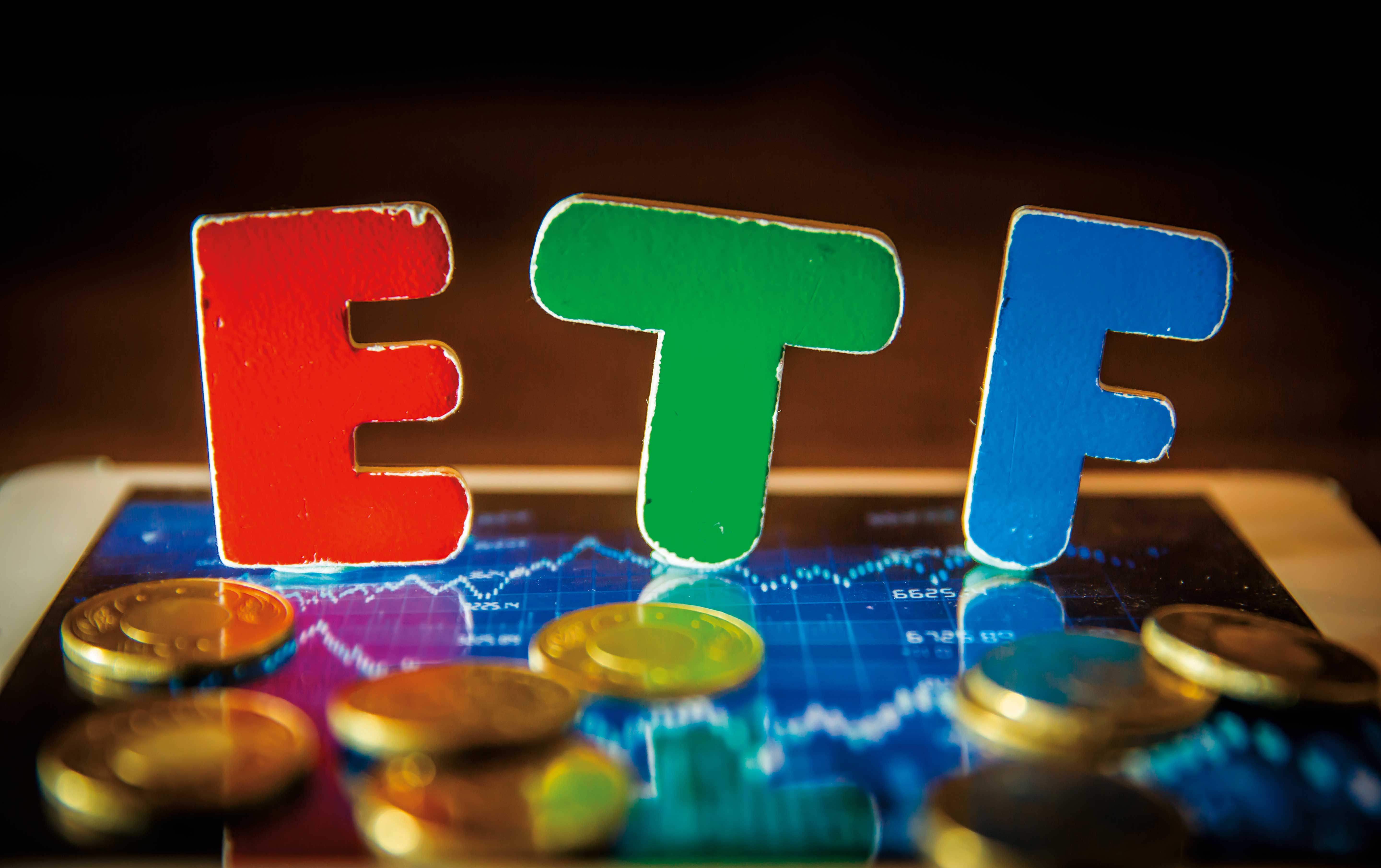 ETF配息王1/10月ETF高息榜揭曉!00943奪冠 7檔年化配息率飆破19%