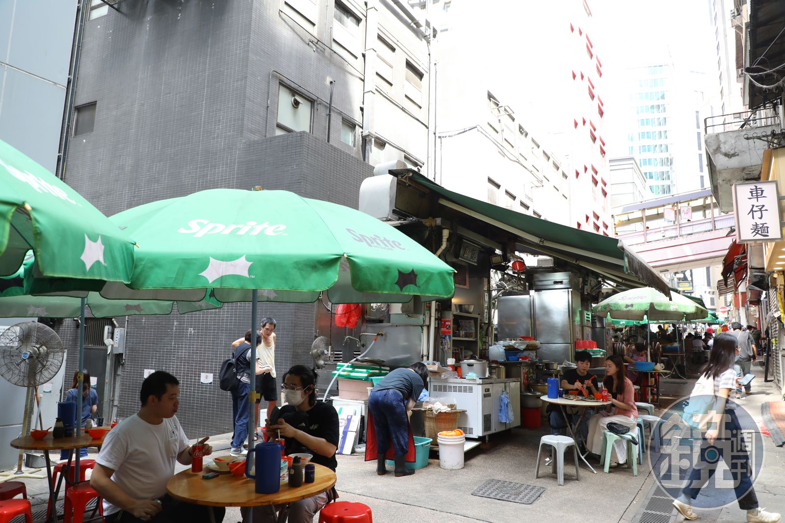 香港自1970年代開始停發大排檔牌照，「盛記」是目前碩果僅存的的古早大排檔之一。