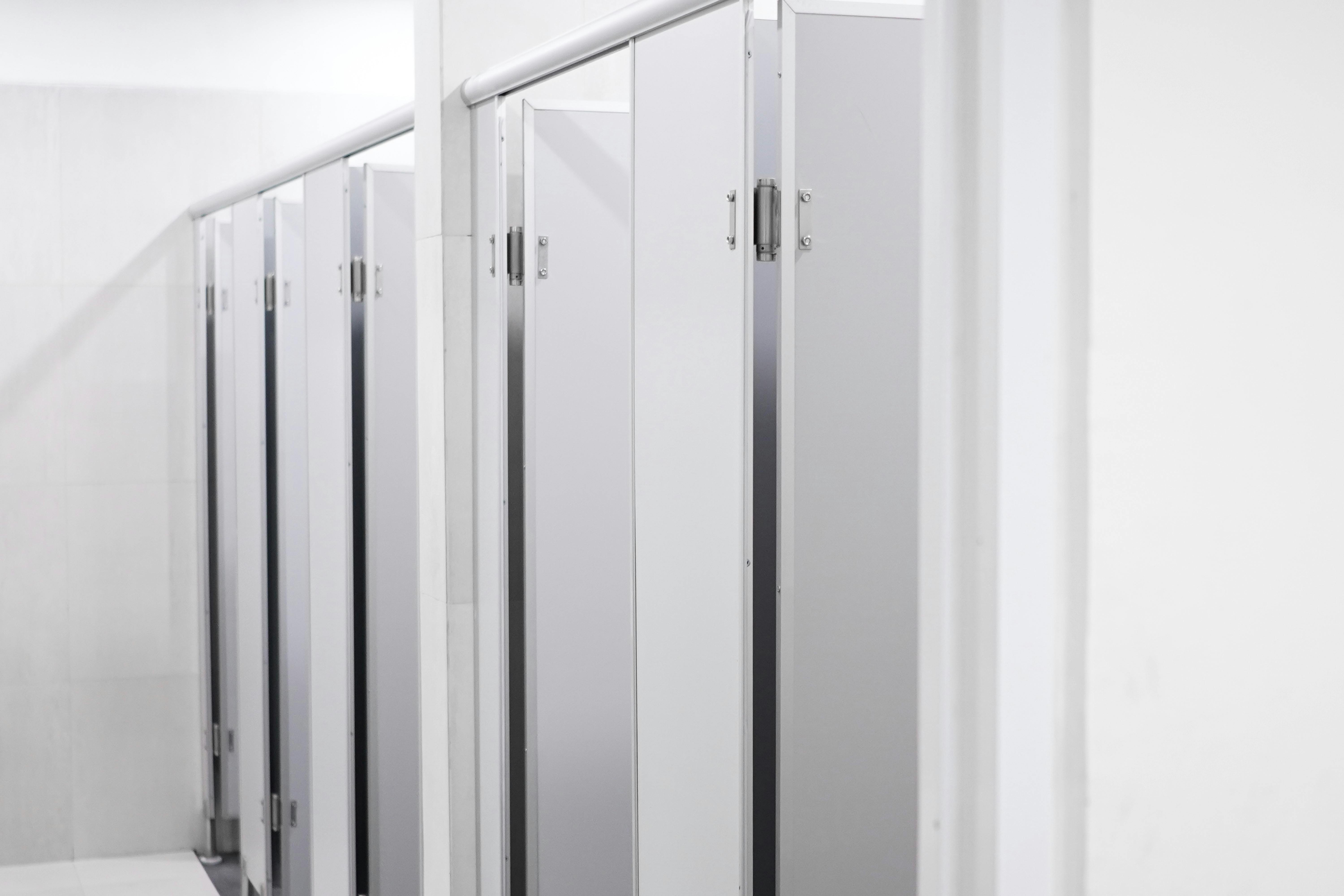 台北捷運廁所設有限時裝置，是基於安全考量。（示意圖，取自Pexels）