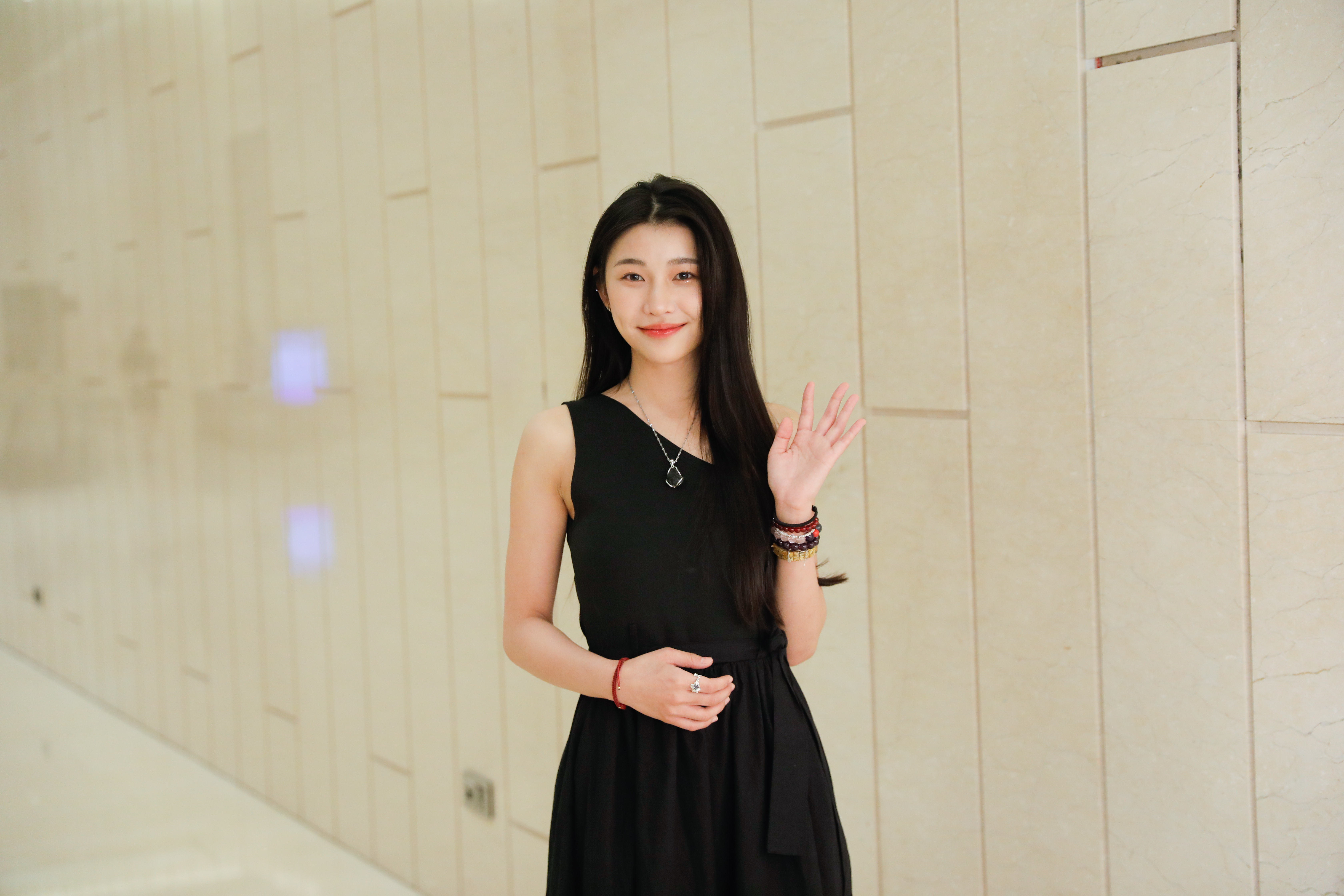 采子以本名「謝采紋」報名周星馳電影《女足》新人海選,獲得前6強成績,可赴香港與周星馳本人做一對一的最後面試。