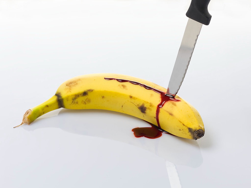 生物學家疑出軌，護理師女友上床「教解剖學」！趁他熟睡狠斬下體。（示意圖）