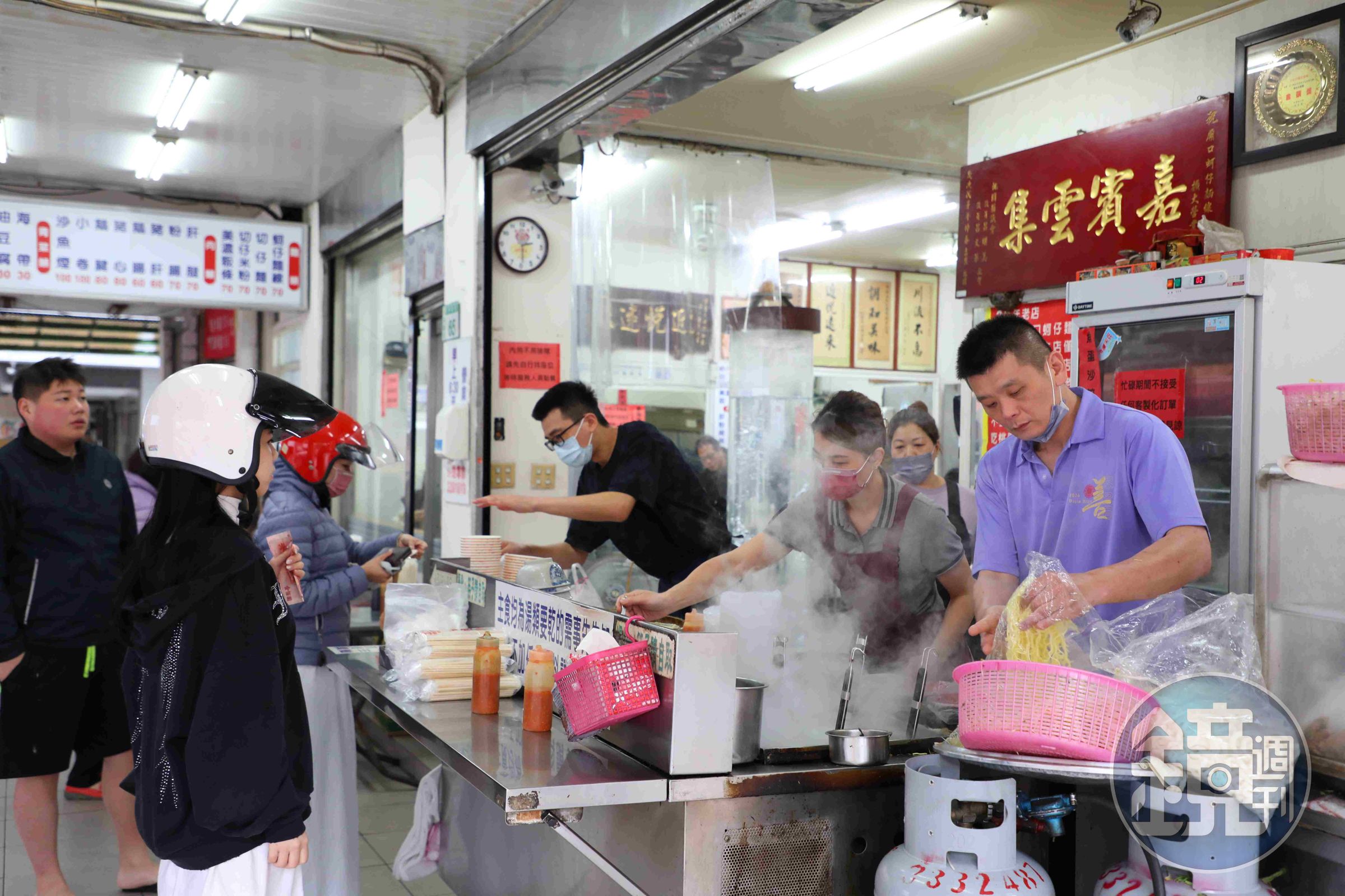 這家店主打各種米食、黑白切，可以從早餐一路吃到下午茶。