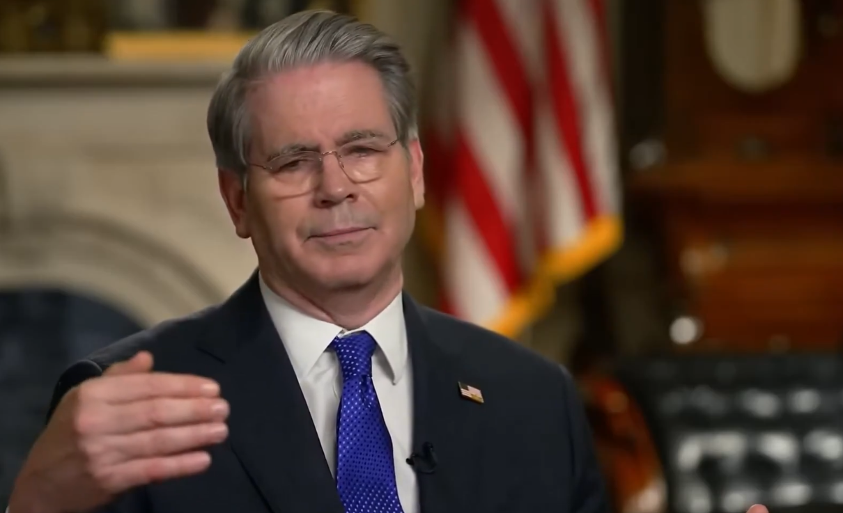 美國財政部長貝森特表示，若台灣、歐盟等貿易夥伴未能在期限前與美方達成協議，將從8月1日起恢復川普4月2日所宣布的基準稅率。（翻攝貝森特X）