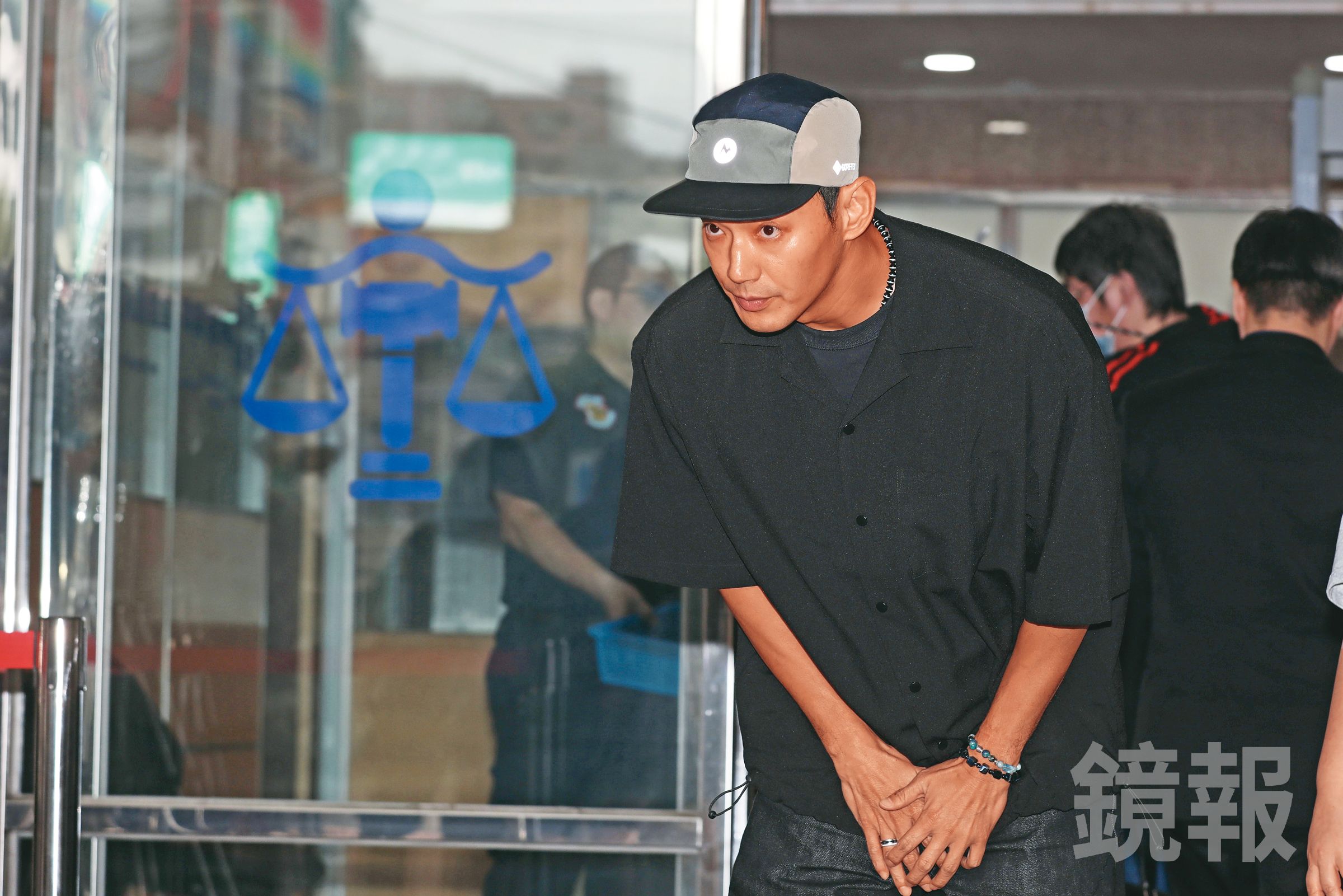 沈玉琳接下《黑白威廉Fighting》主持棒，原搭檔威廉卻因閃兵案而丟工作。（鏡報提供）