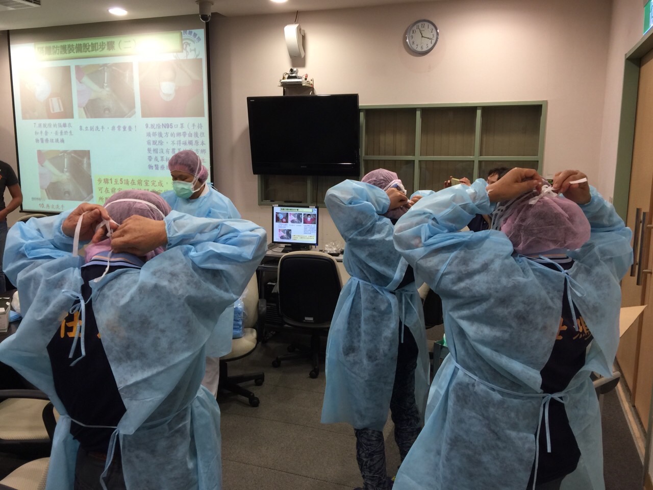 疫情之下，有一群默默守護病患與醫護人員健康的第一線，也是最容易被忽略的無名英雄「感染管制師」。（照片／陳月汝提供）
