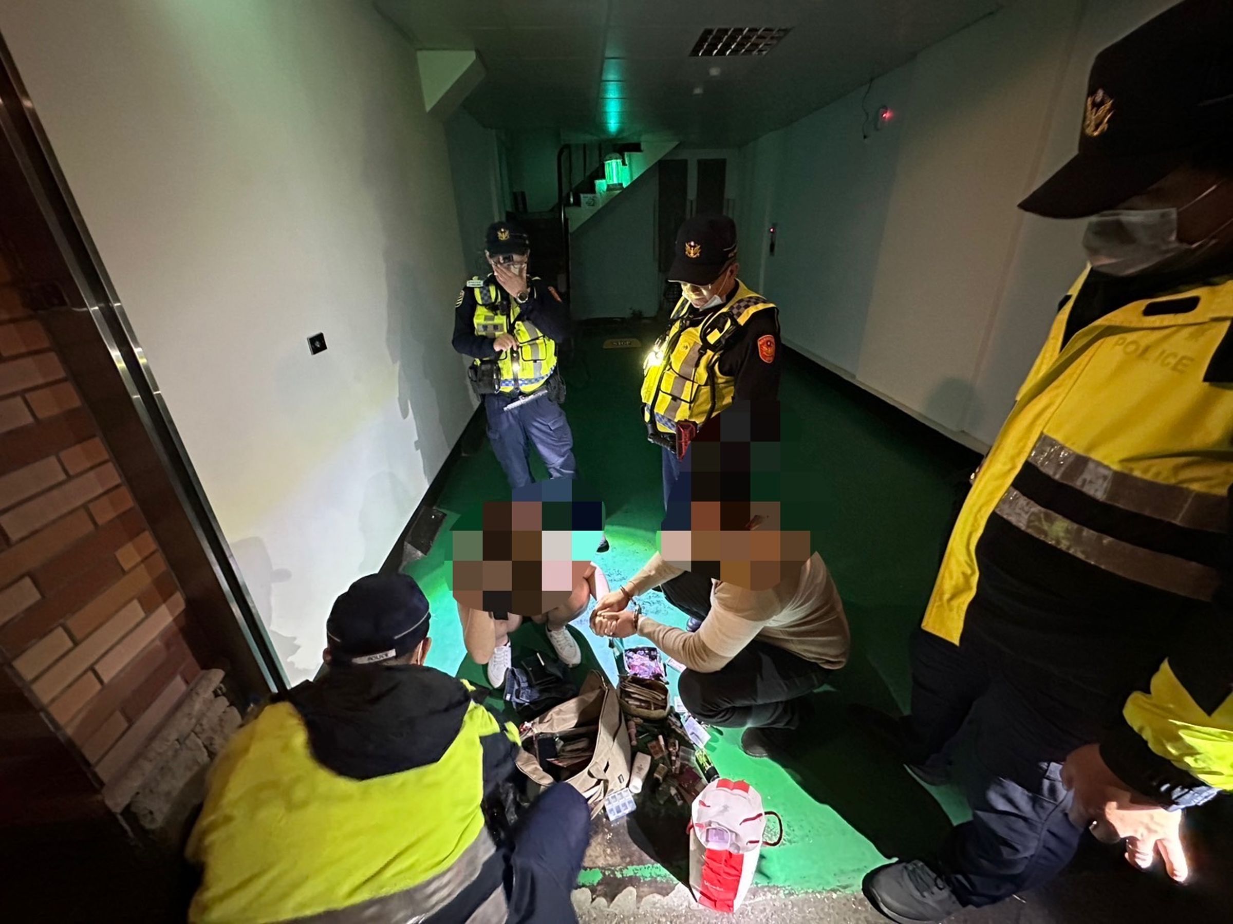 蔡姓男子（28歲）被林口警執行臨檢盤發現攜帶毒品。（翻攝畫面）
