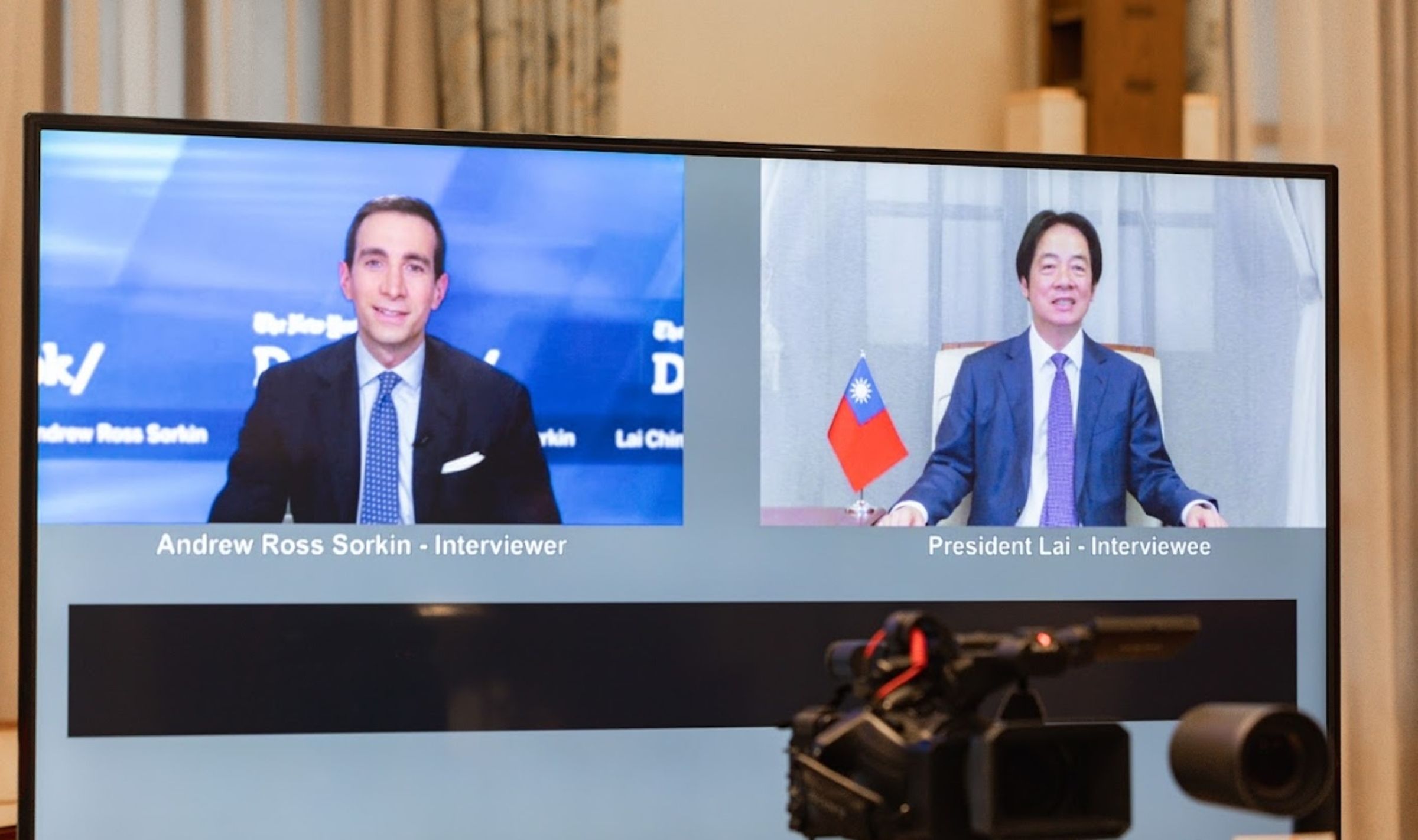 賴清德以特邀貴賓身分接受《紐約時報》舉辦的「DealBook Summit」視訊專訪。(總統府提供)