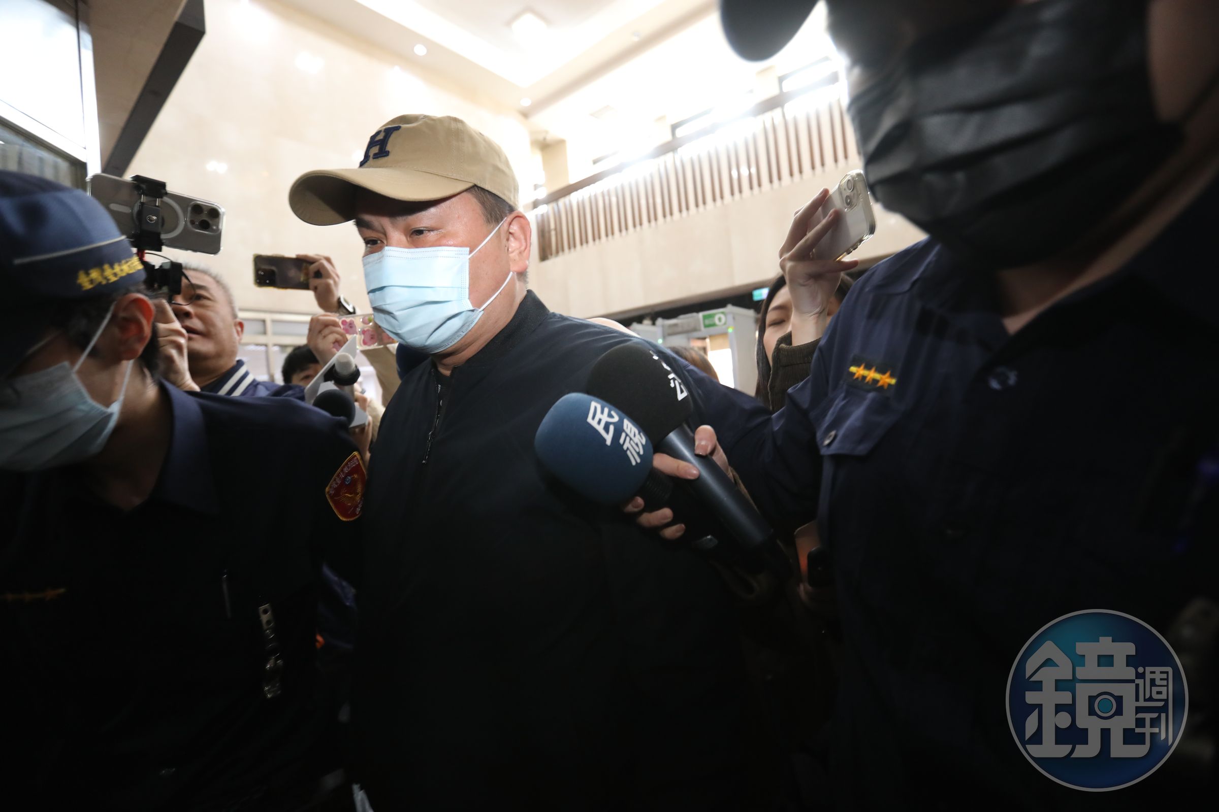 台北市議員陳重文200萬交保後涉串證要處理錢,今羈押禁見。