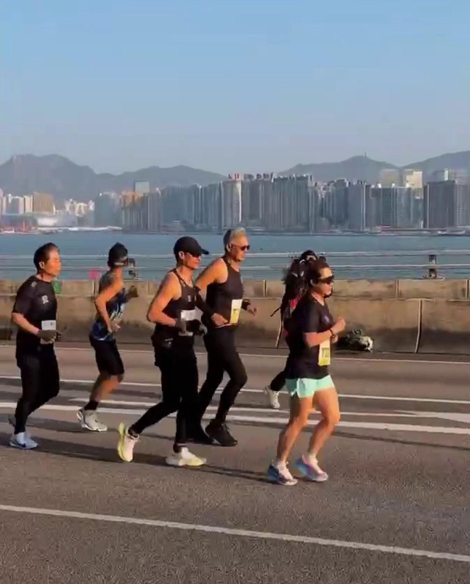 周潤發堪稱全場最受歡迎跑者。（翻攝小紅書）