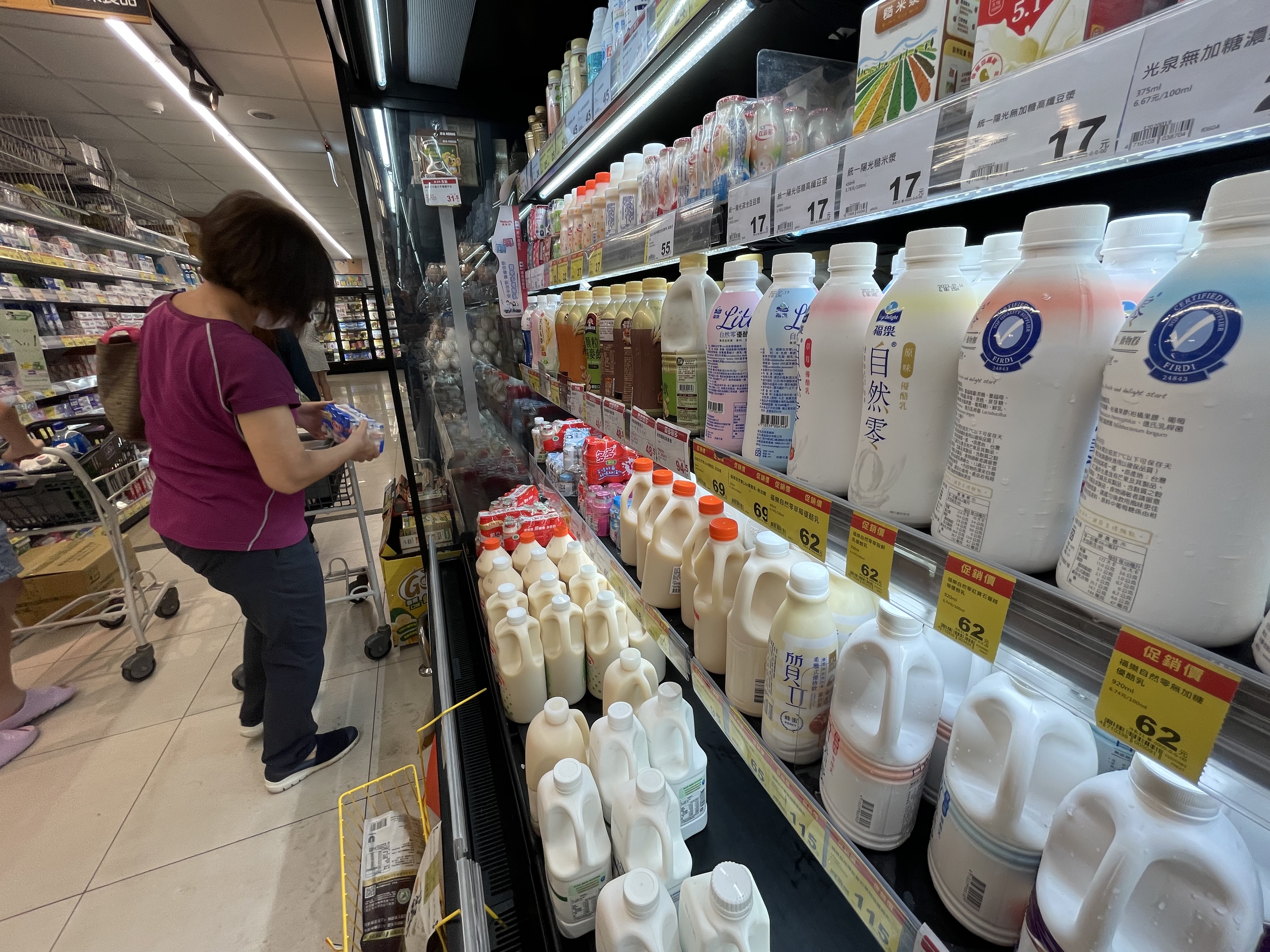 教育團體呼籲政府重新啟動「班班有鮮乳」政策，並建議將政策修改為「生生喝國產乳」。（本刊資料照）