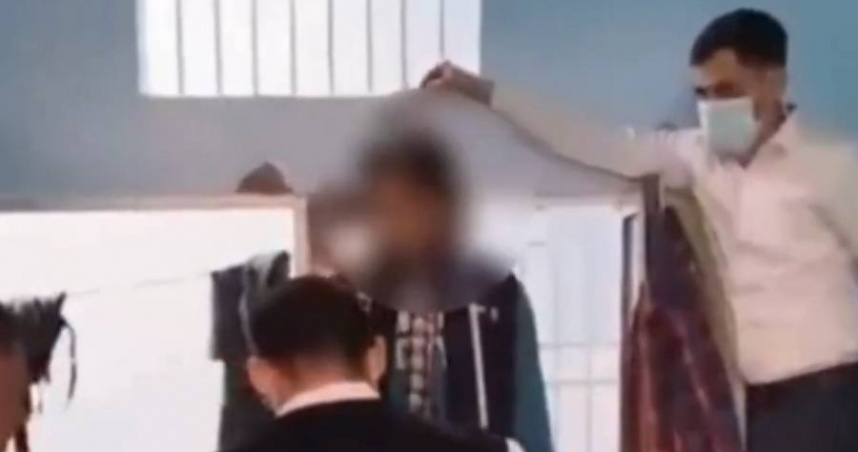 印度北方邦一名新婚男子被發現陳屍租屋處鐵窗，警方調查後揭發妻子與家人涉案，案件震撼當地社會。（翻攝自Instagram／ekamnyaay）