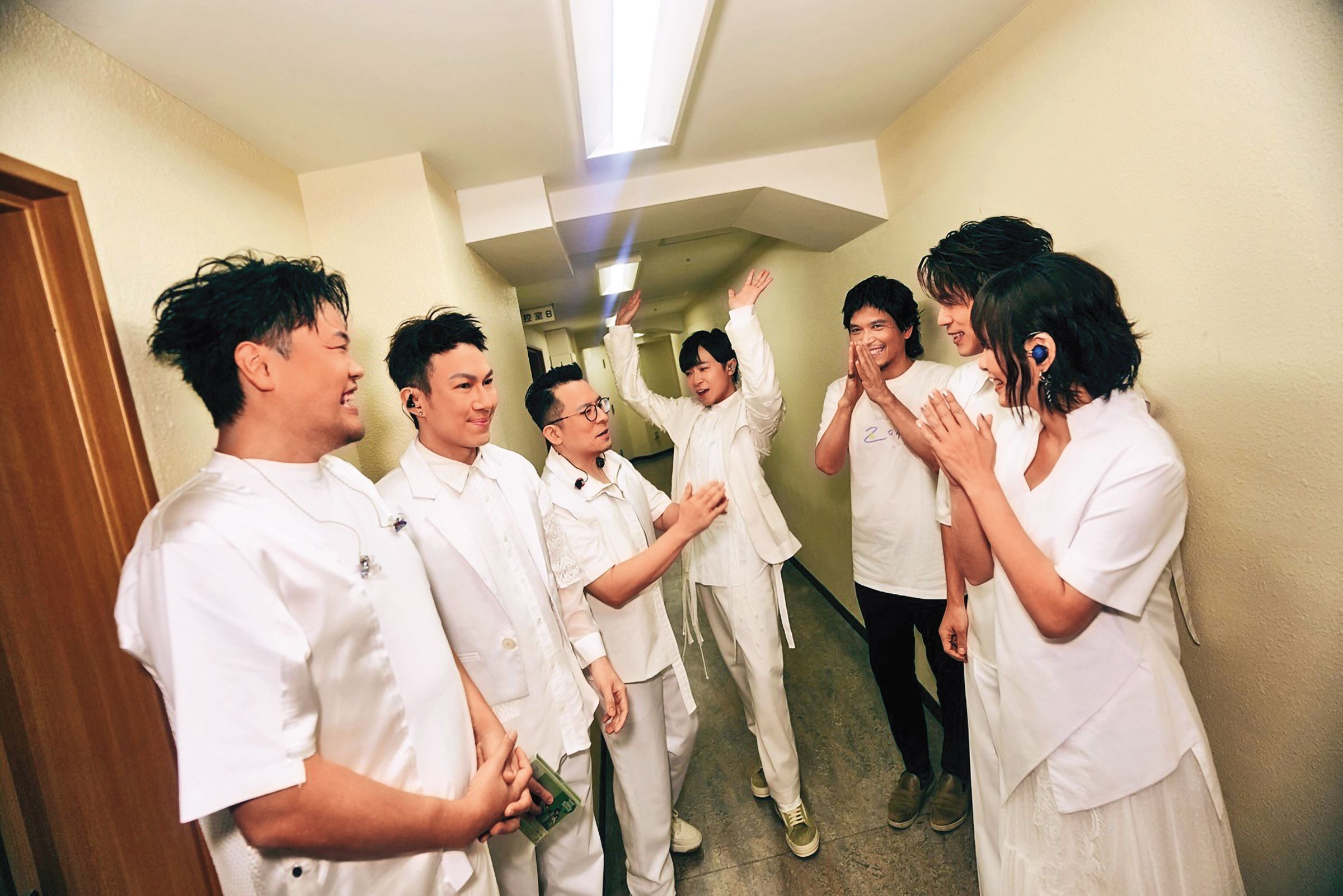 蘇打綠本月在高雄唱完「二十年一刻」巡演最終場，主唱青峰（中）在台上發表退休計畫，其實並不是玩笑話，而是因為他備受失聲所困。（緒風提供）