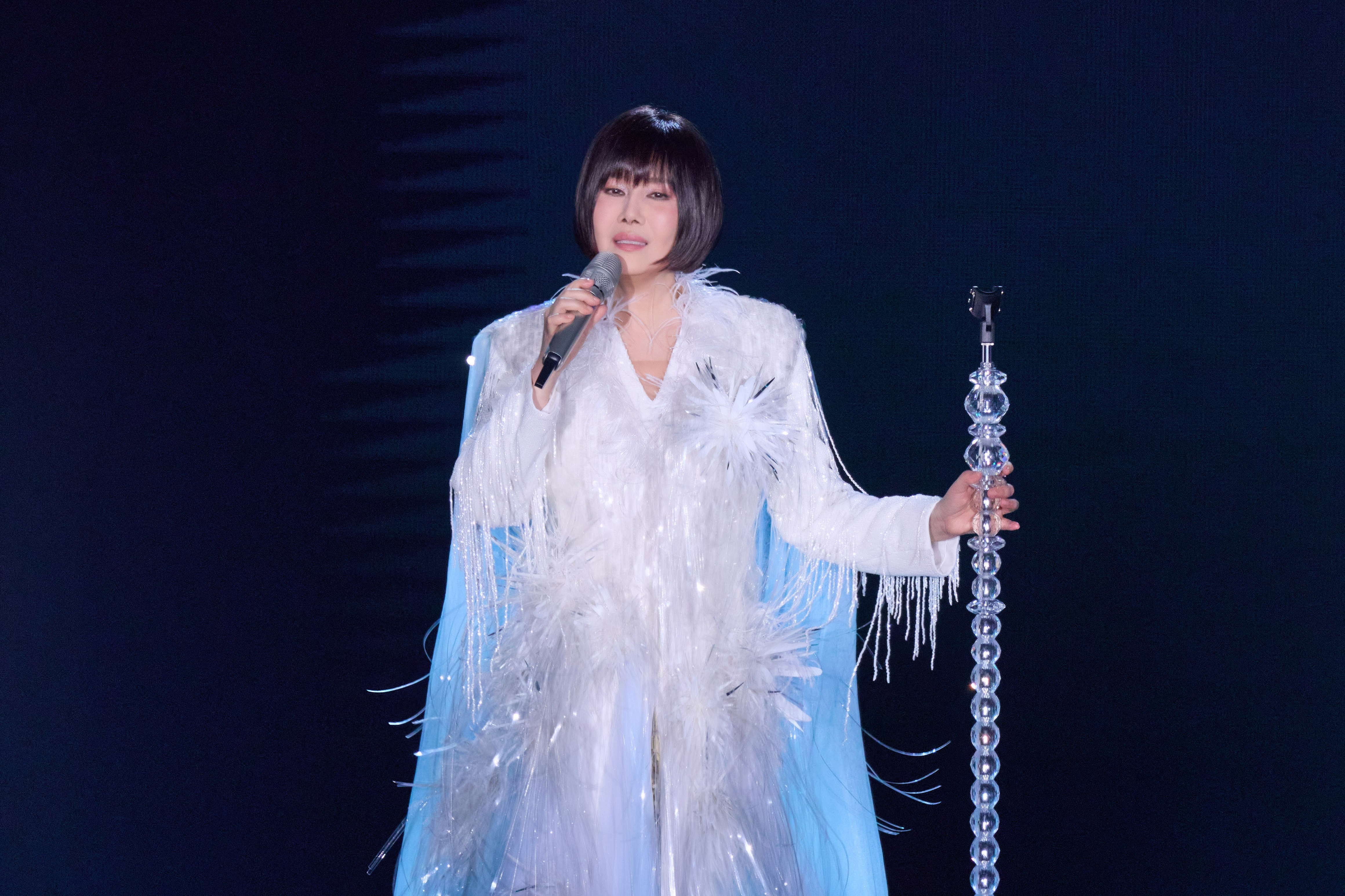 江蕙擋不住歌迷熱情，驚喜出場加唱。（寬宏藝術提供）