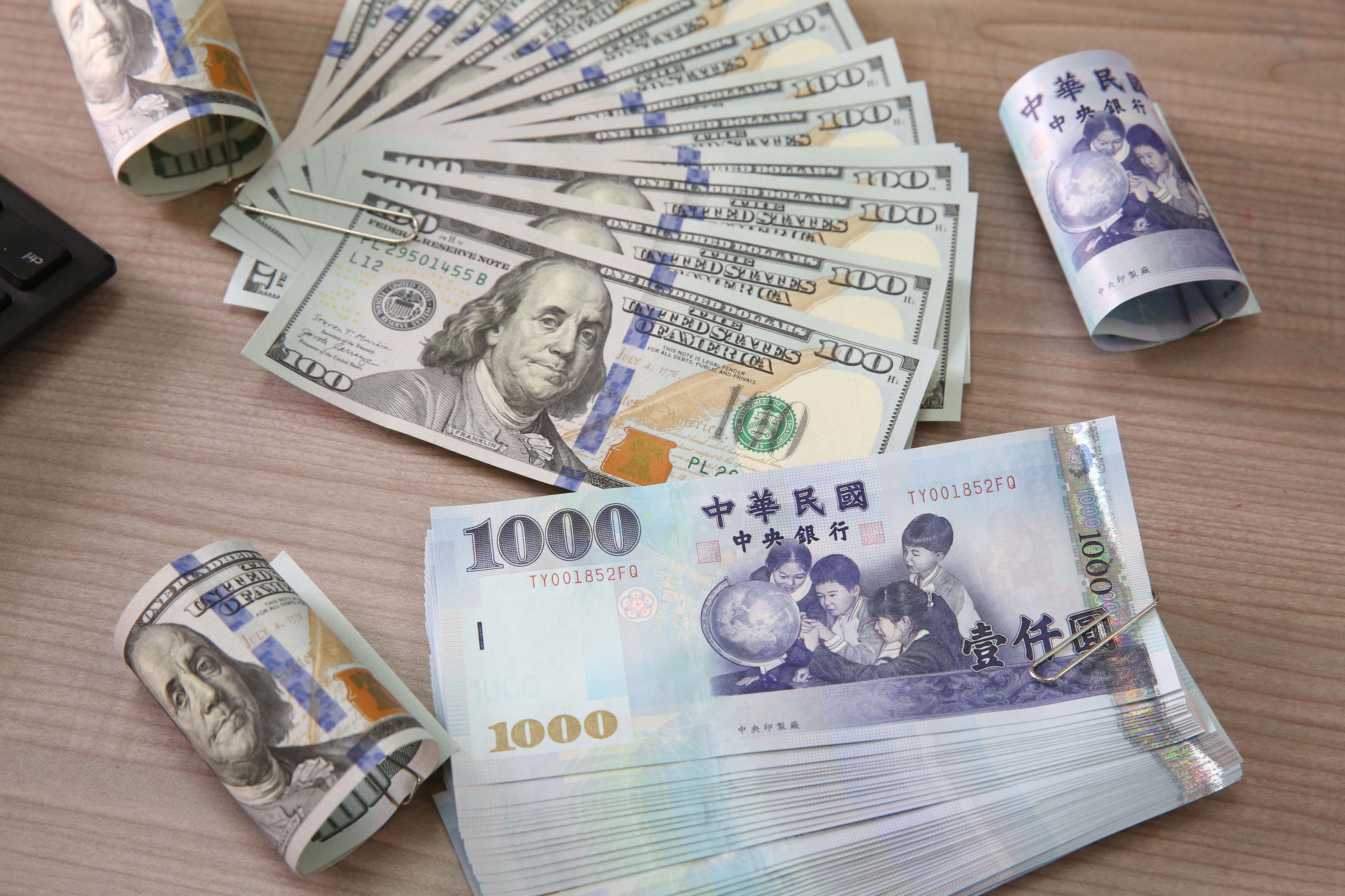 今日新台幣兌美元終場收31.064元，強彈9.53角，單日升幅3.07％，創下2002年統計以來單日最大升幅。（本刊資料照）