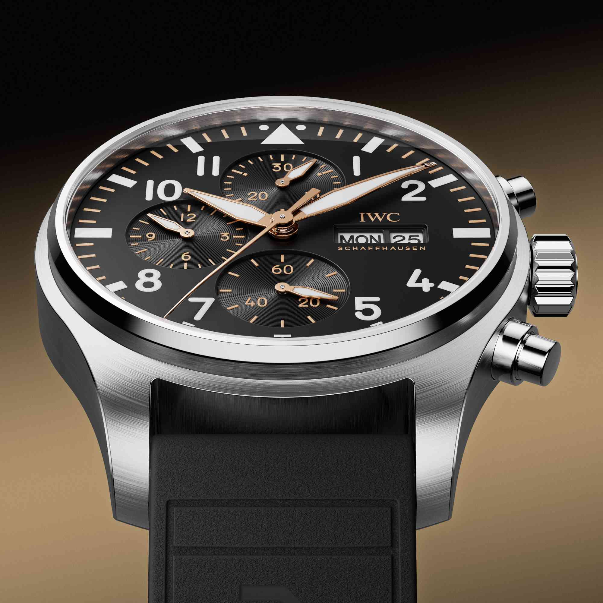 IWC Pilot’s Watch Chronograph APXGP 此錶以43毫米飛行員計時腕錶為基礎，設計成為《F1電影》中APXGP虛構車隊的官方贊助品牌，黑、金與白色的設計配搭，靈感源自賽車團隊配色與賽車外觀。配備EasX-CHANGE®錶帶更換系統，無需任何工具即可更換錶帶。內部搭載69385自動上鏈機芯，具有雙向棘爪上鏈系統，能高效地在主發條中積累46小時的動力儲存。另有41毫米尺寸錶款。 功能：時、分、小秒針指示；日期、星期顯示；計時碼錶 機芯：自動上鏈機芯 定價：約NT$229,000（43mm款）；約NT$220,000（41mm款）
