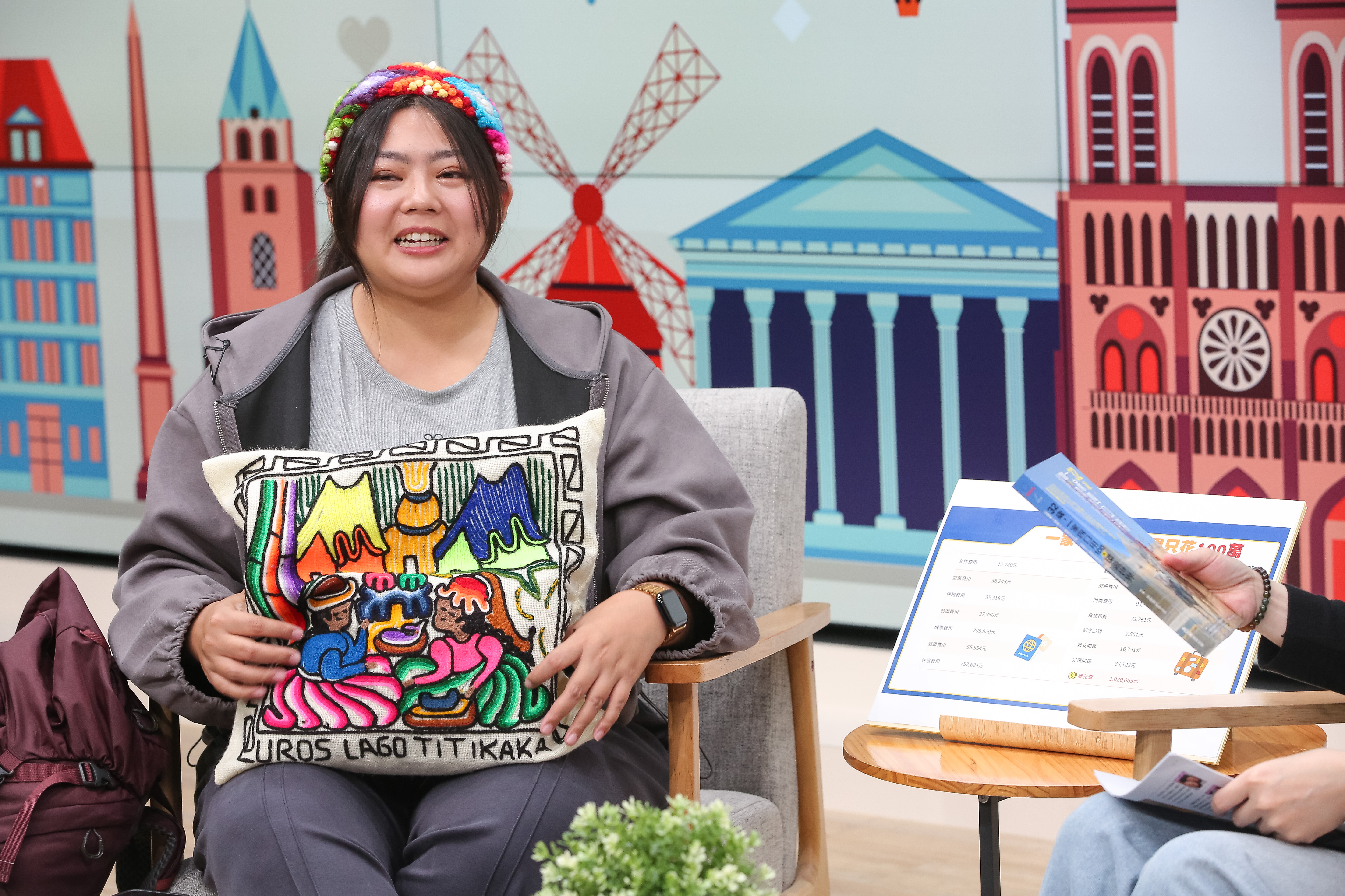 臉書「七木的生活」版主李婷萱帶著一家4口環遊世界，只花百萬元。