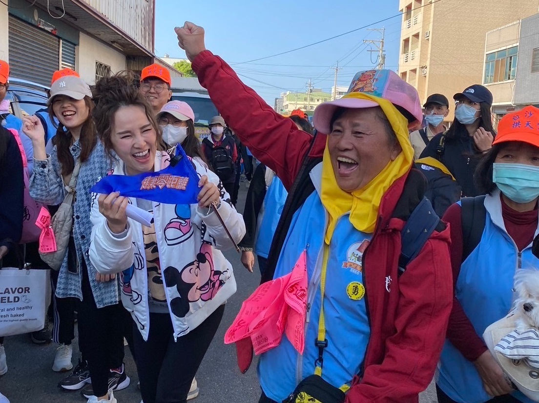 張齡予參加白沙屯媽祖進香活動。（三立提供）