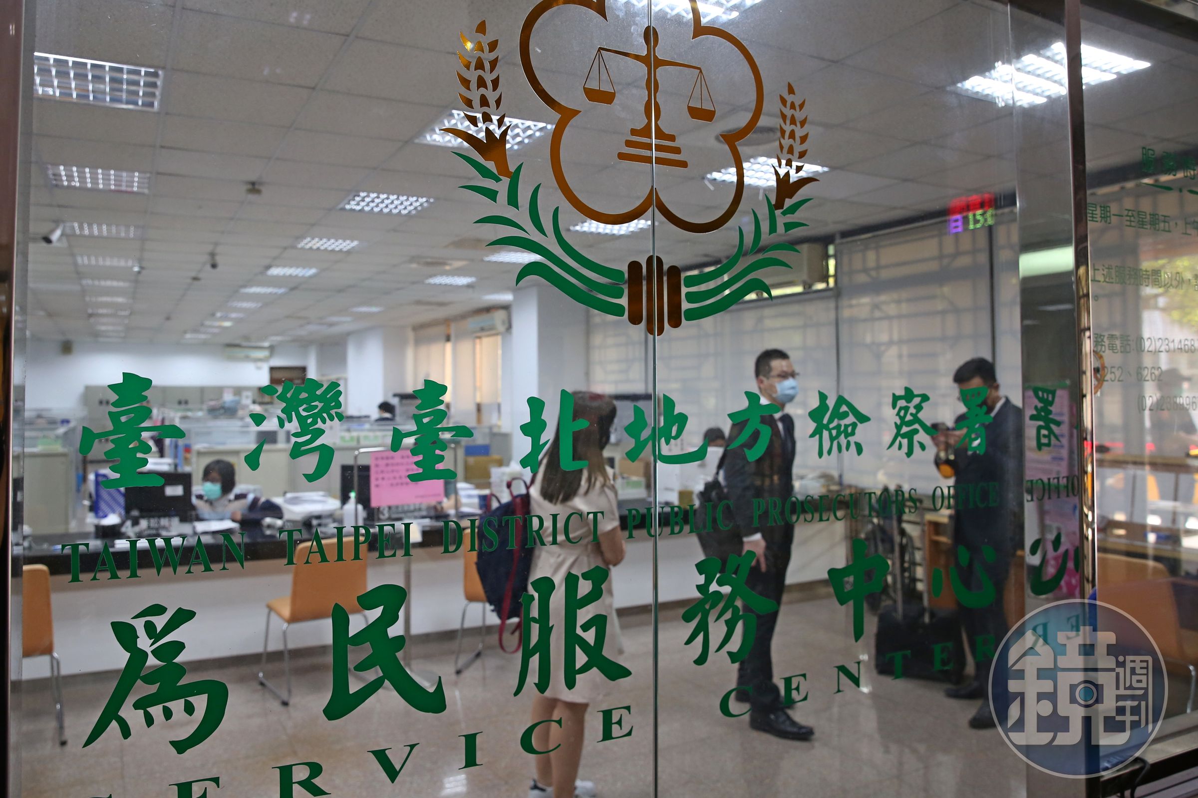 曾替「雞排妹」辯護的律師陳克譽涉將偵查中的卷證資料外洩給詐騙案被告,遭收押禁見。(本刊資料照)
