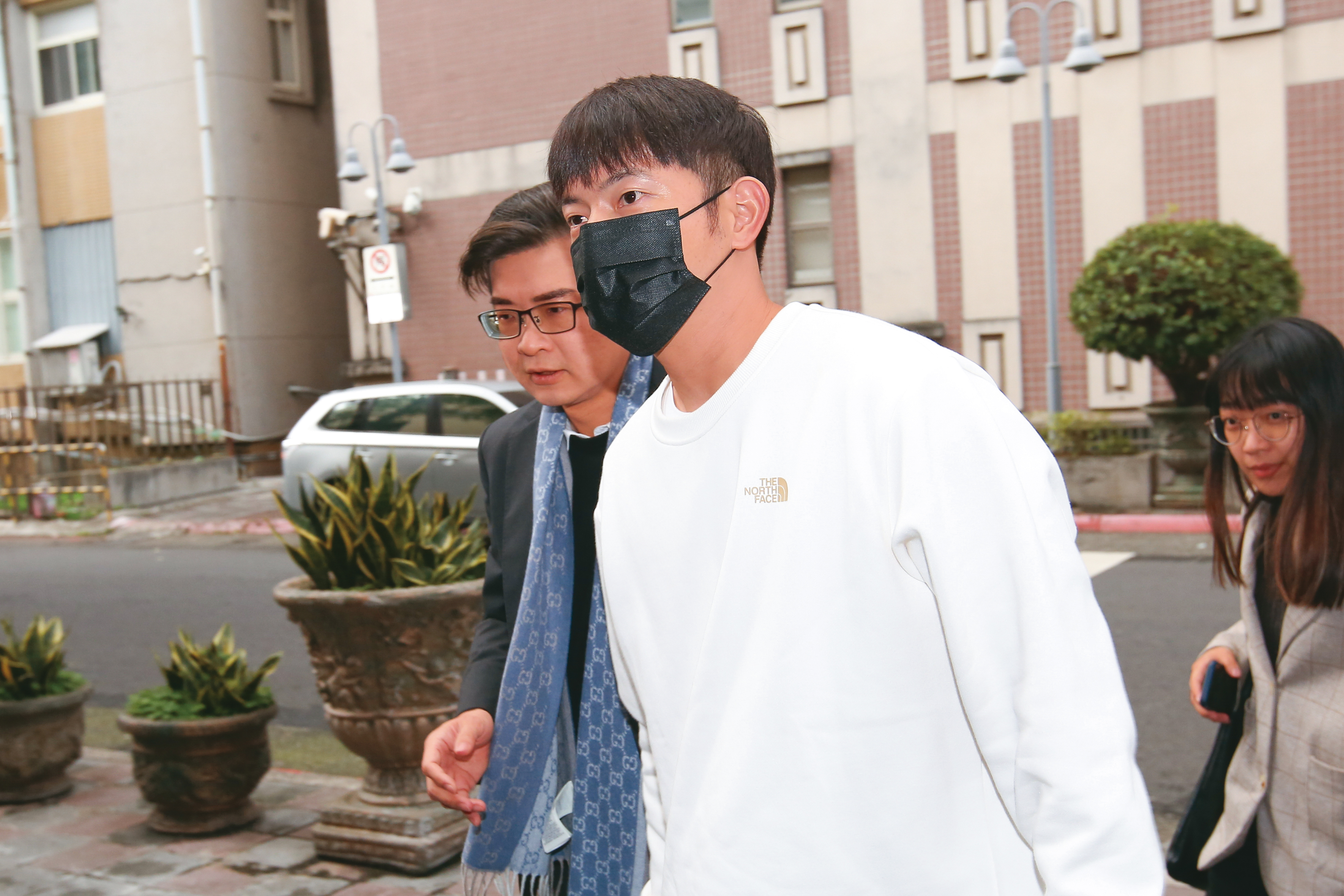 重情義枕邊人／獨家！離婚疑似避人耳目　宥勝帶林慈惠赴日本滑雪