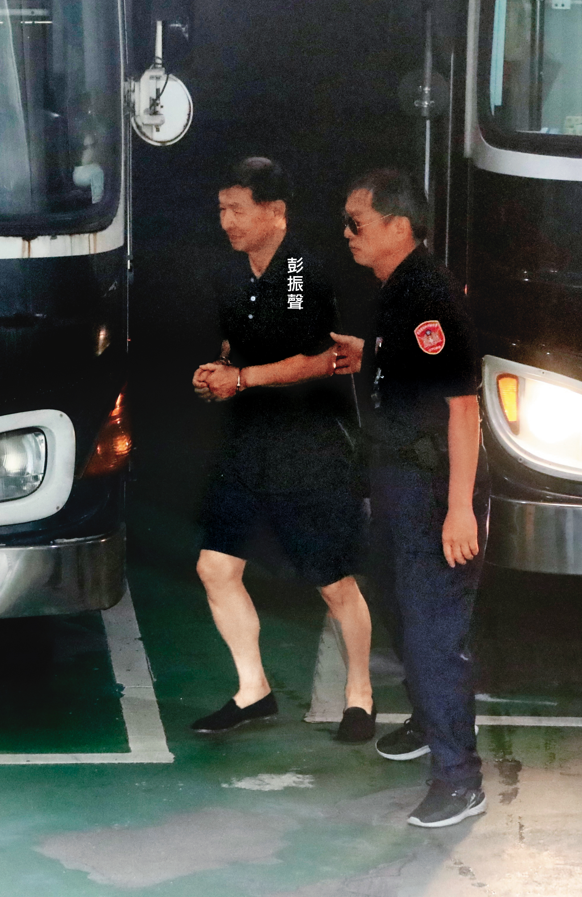 前台北市副市長彭振聲(左)密集遭提訊,據了解,他已向檢方供出實情,有望轉為汙點證人。