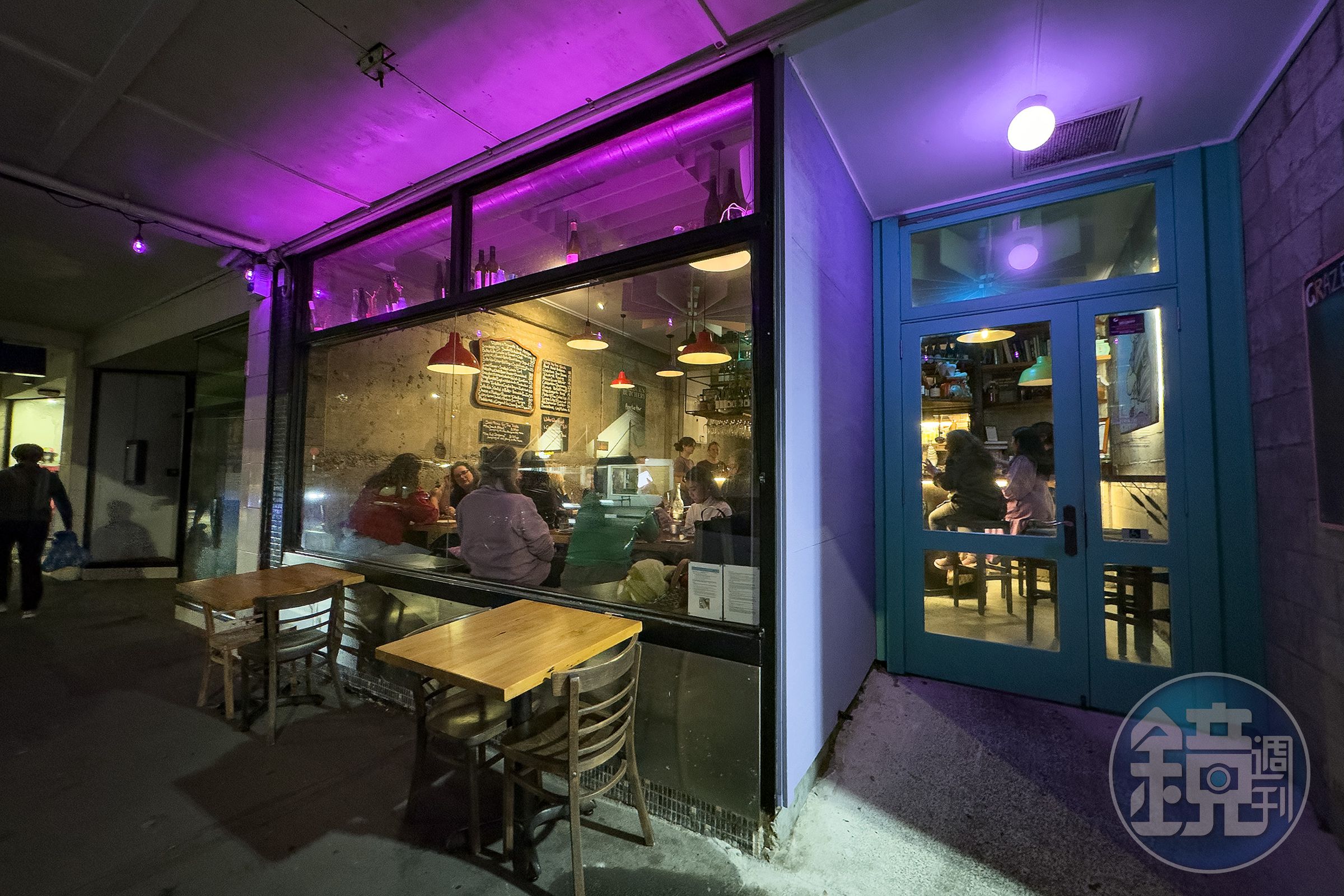 鄰近威靈頓纜車站的Graze Wine Bar,由昔日社區肉舖轉型而來,從過往販售肉品到如今以蔬食與海鮮為主,轉變相當鮮明。