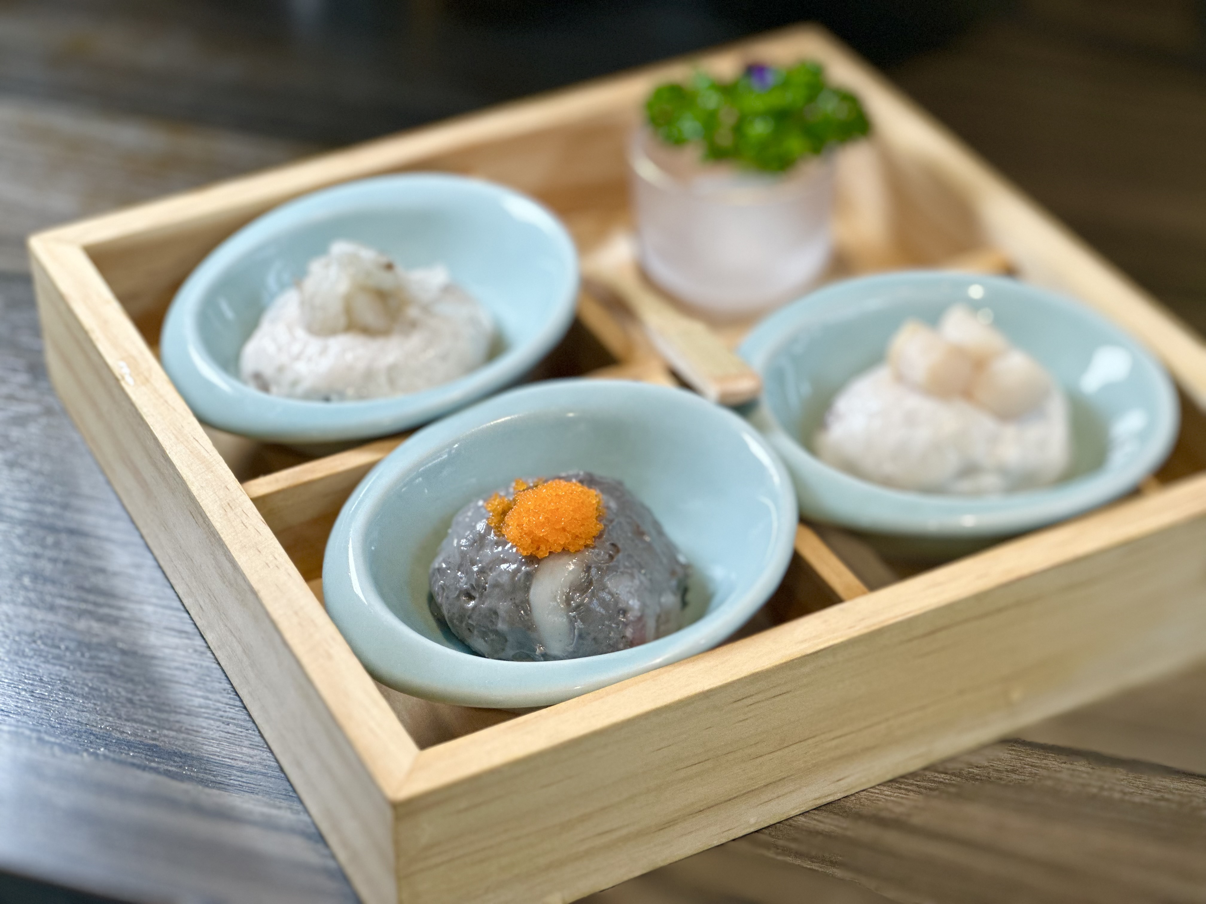 「精品綜合滑」吃得到鮮蝦滑、墨魚滑和干貝花枝滑。（438元／份）