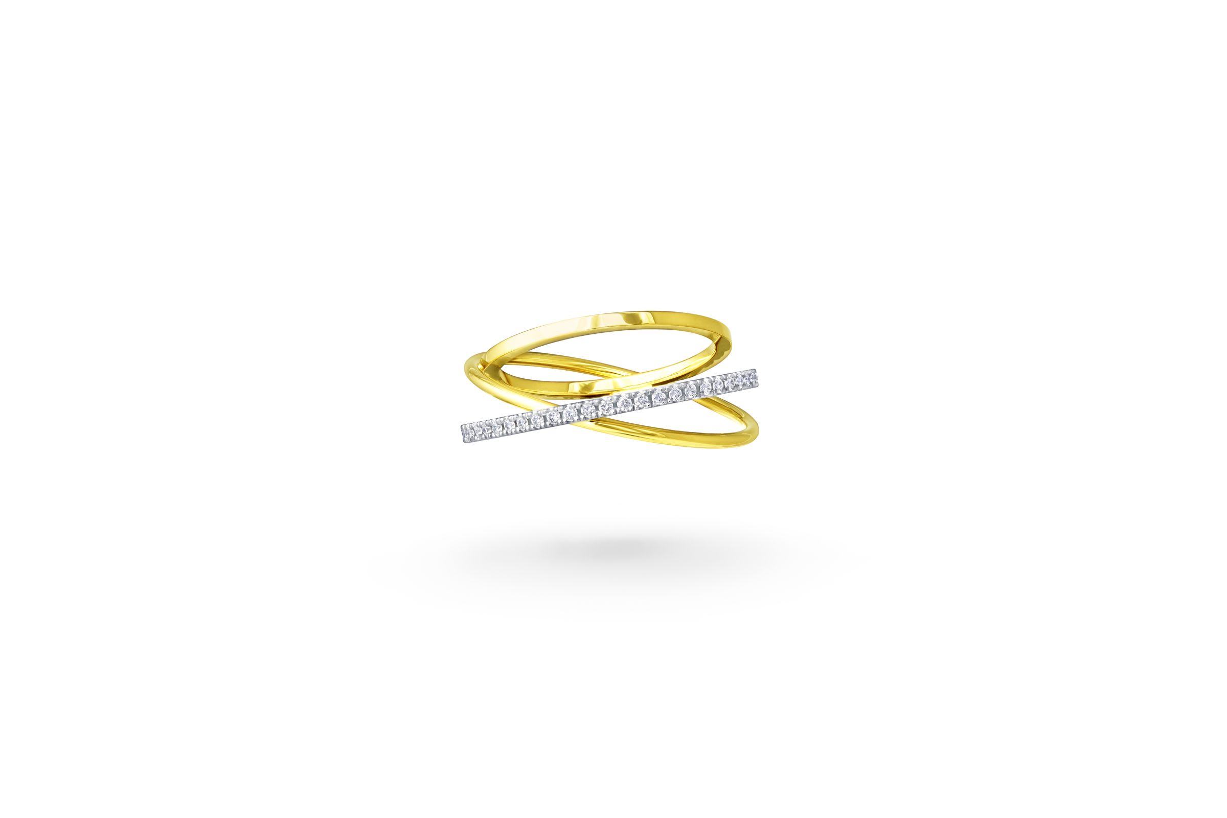 elements floating 18K金&鉑金&鑽石戒指。NT$101,000起（AHKAH提供）