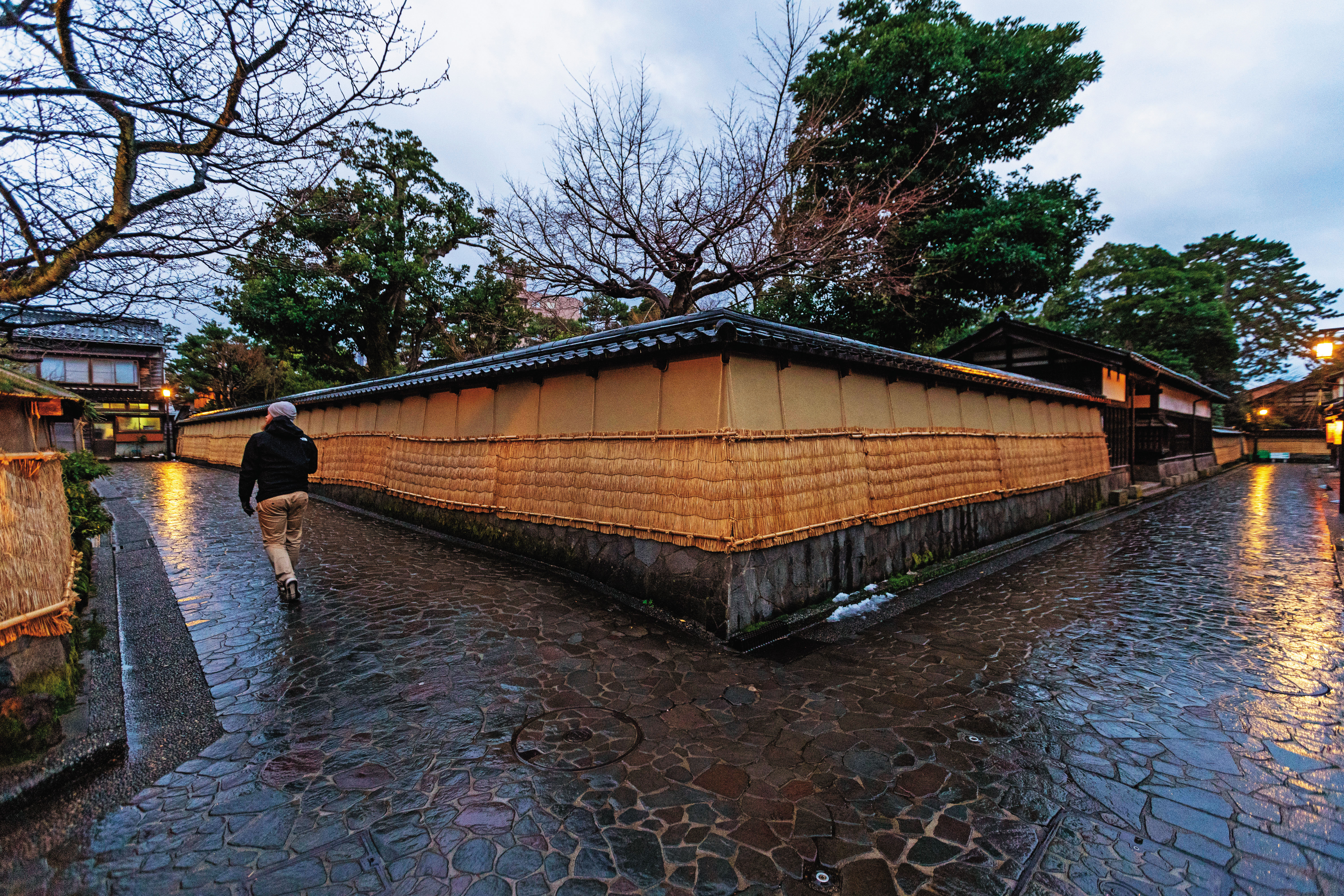 石川縣金澤市著名景點「長町武家屋敷跡」地震後空蕩蕩，幾乎沒有遊客。