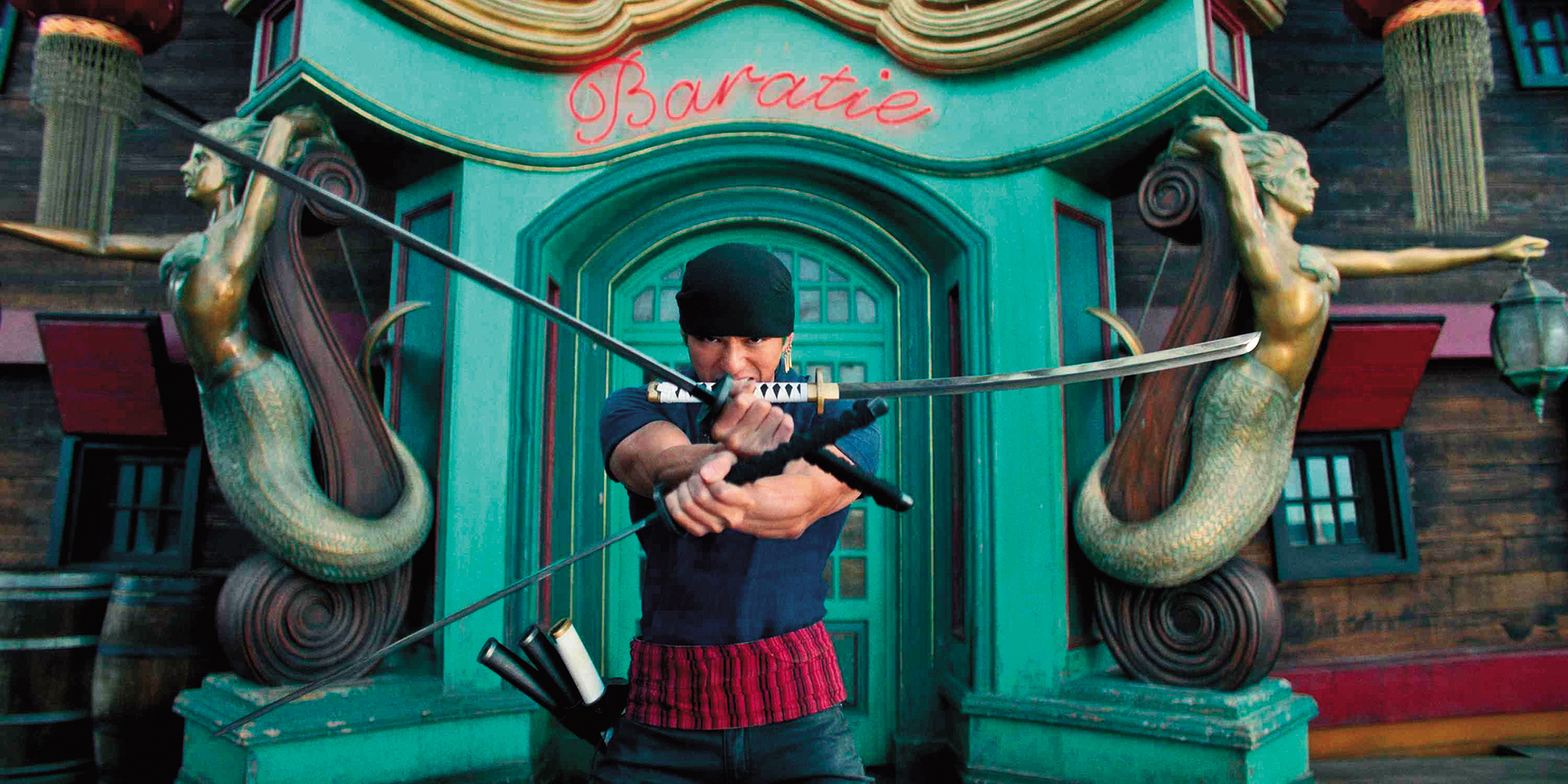新田真劍佑在《航海王》中使出三刀流劍法，讓觀眾讚嘆。（Netflix提供）