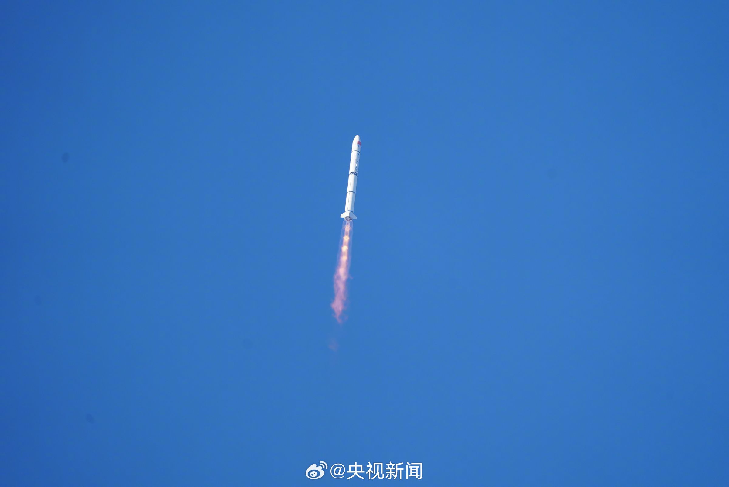 中國官媒《央視》在微博報喜,表示今天成功將「愛因斯坦探針衛星」發射升空並順利進入預定軌道,「讚!」(翻攝自央視新聞微博)