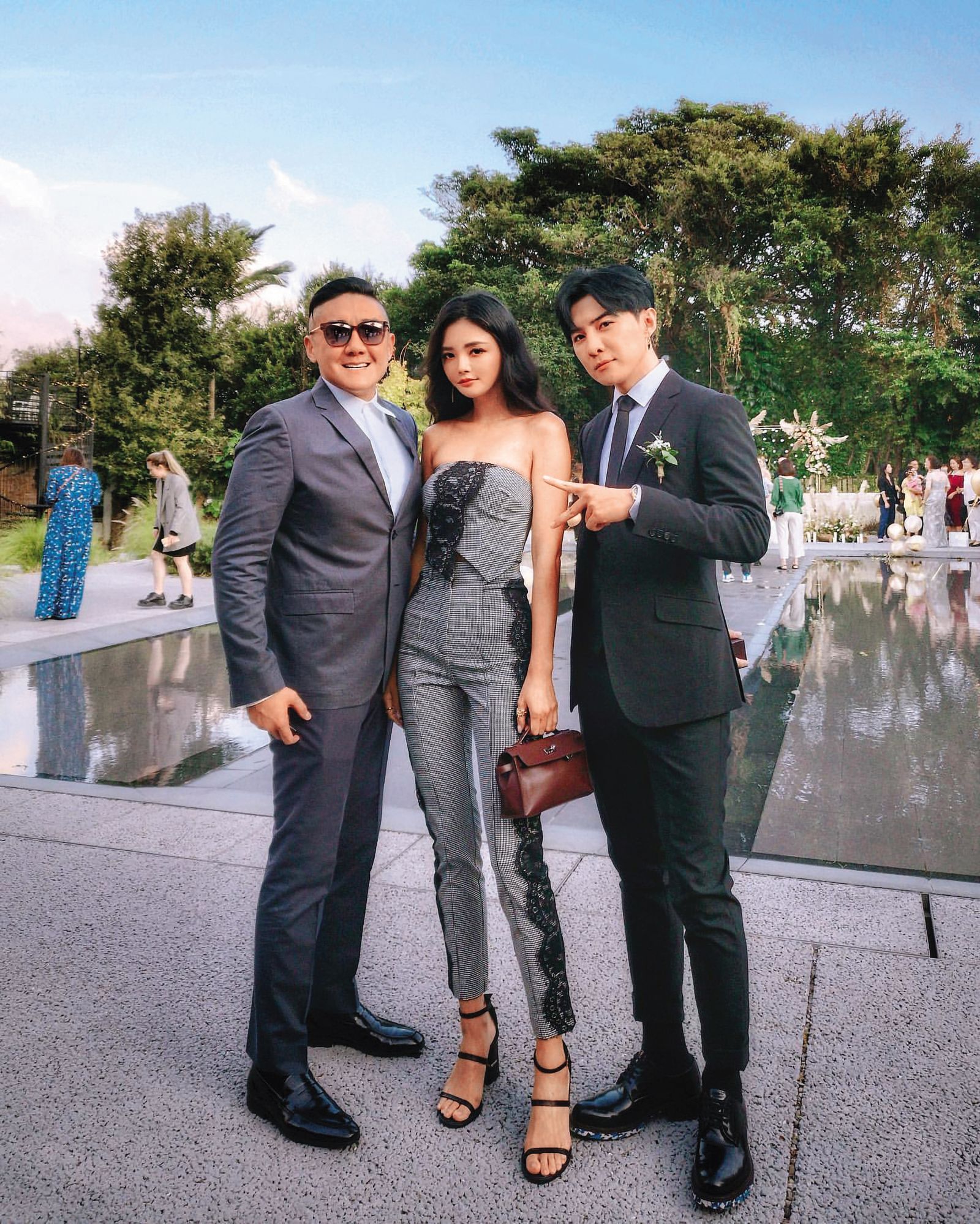 夏天倫（左）和黃廉盈（中）過去經常一同出席時尚場合。右為唐禹哲。（翻攝自黃廉盈IG）