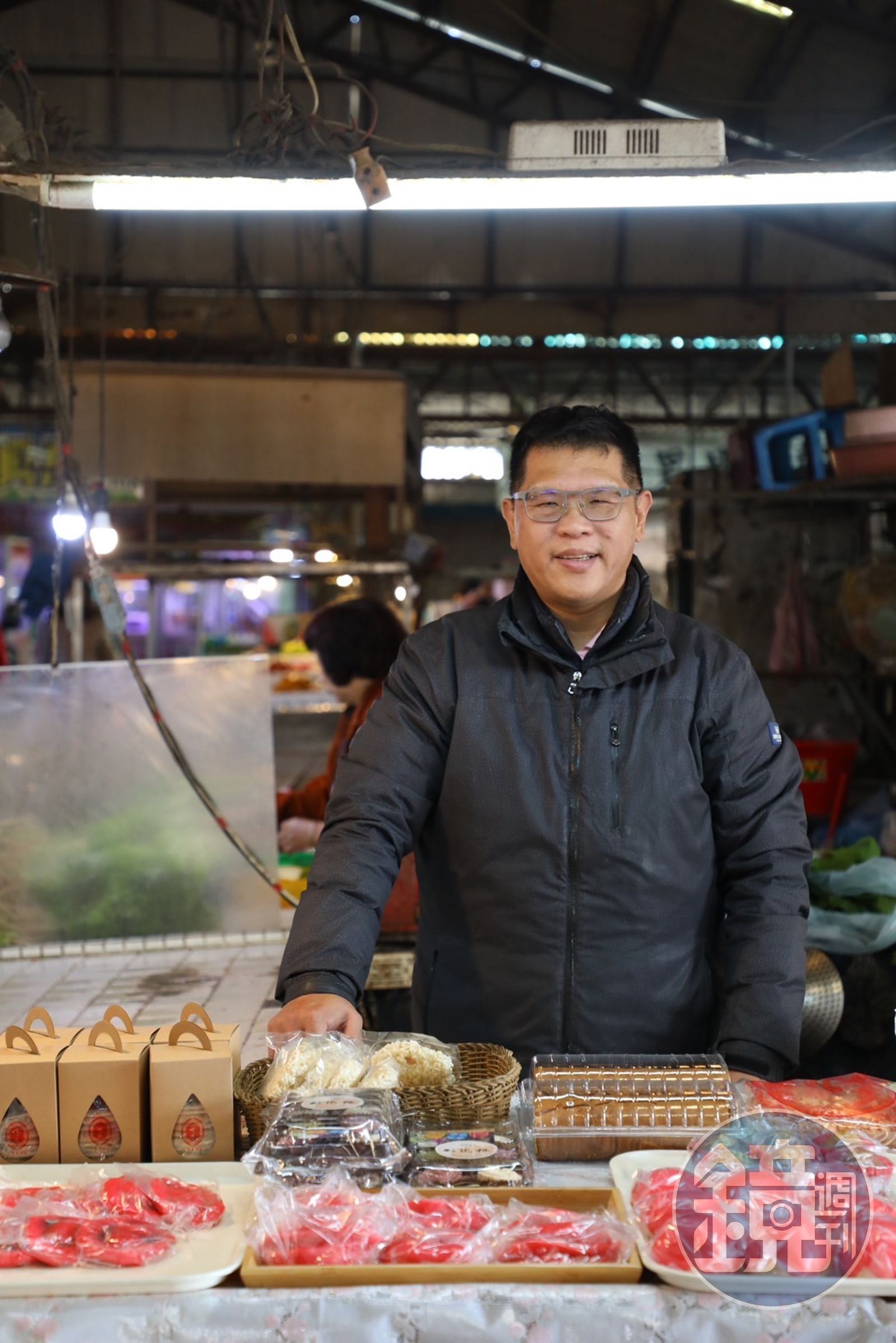 第二代老闆蔡育宗不僅承繼了老店技藝,包含各種糕餅文化知識都能舉十知九。